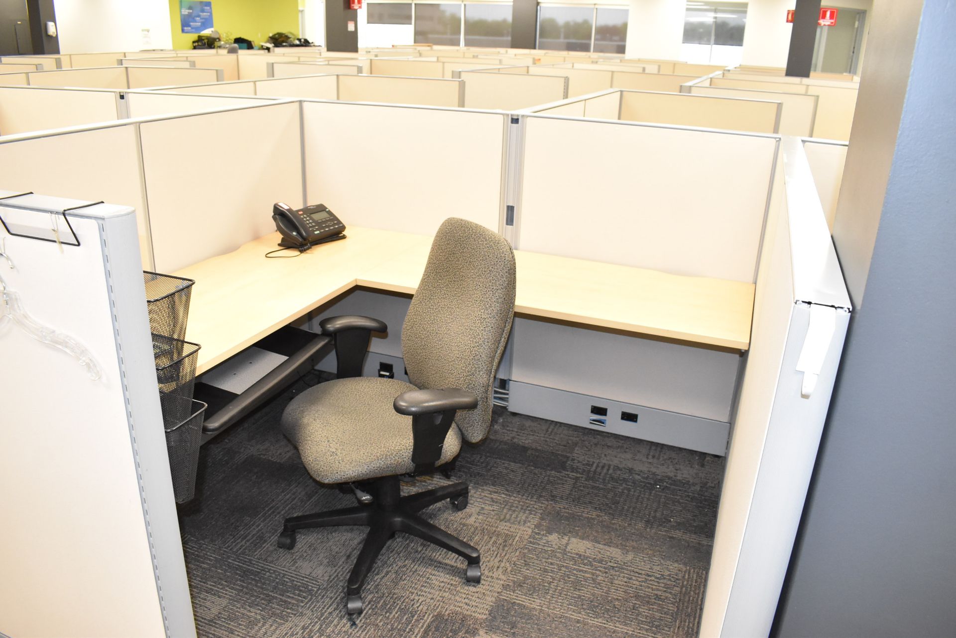 LOT/ (11) CUBICLE WORKSTATIONS WITH ASSOCIATED OFFICE CHAIRS & FILE CABINETS - Image 9 of 12