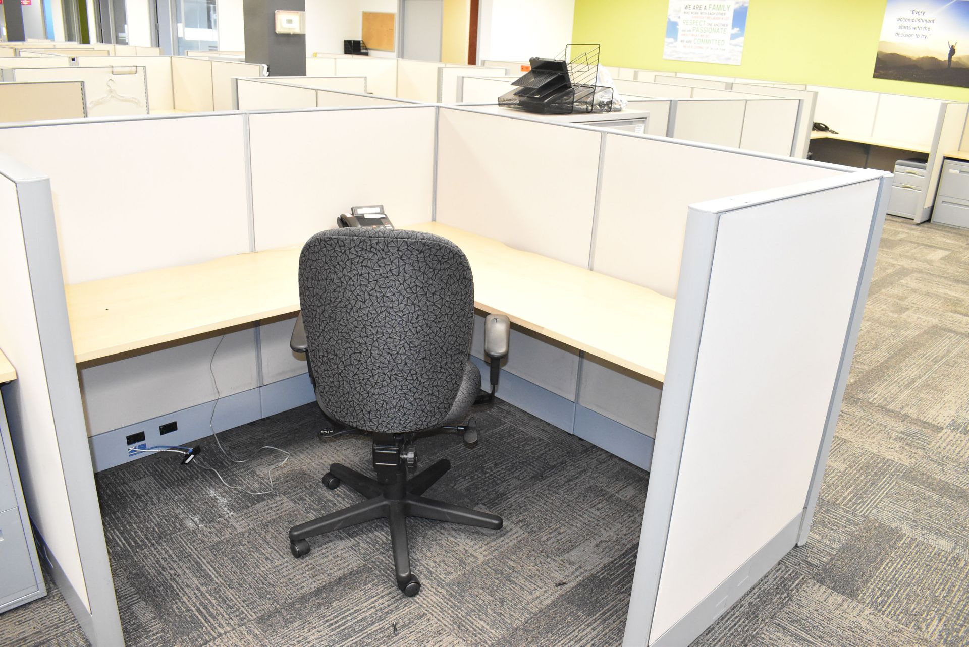 LOT/ (6) CUBICLE WORKSTATIONS WITH ASSOCIATED OFFICE CHAIRS & FILE CABINETS - Image 8 of 9