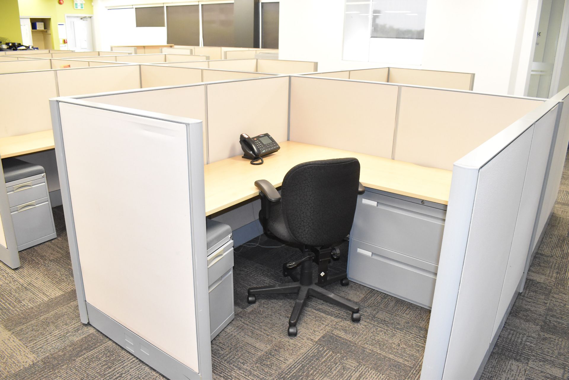 LOT/ (10) CUBICLE WORKSTATIONS WITH ASSOCIATED OFFICE CHAIRS & FILE CABINETS - Image 7 of 11