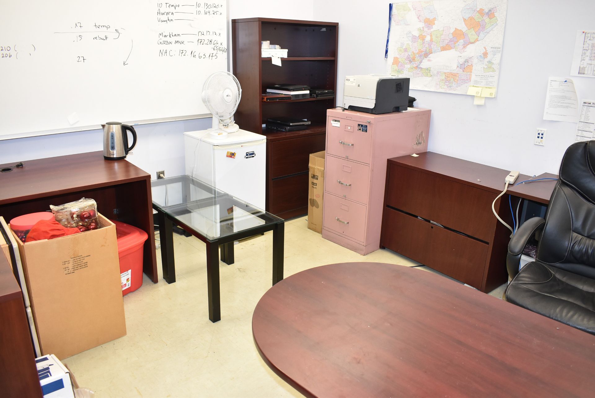 LOT/ CONTENTS OF OFFICE CONSISTING OF (2) DESKS WITH OFFICE CHAIR, 2-DRAWER LATERAL FILE CABINET, - Image 2 of 4