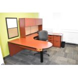 LOT/ CONTENTS OF OFFICE CONSISTING OF DESK WITH OFFICE CHAIR, OVERHEAD DESK HUTCH