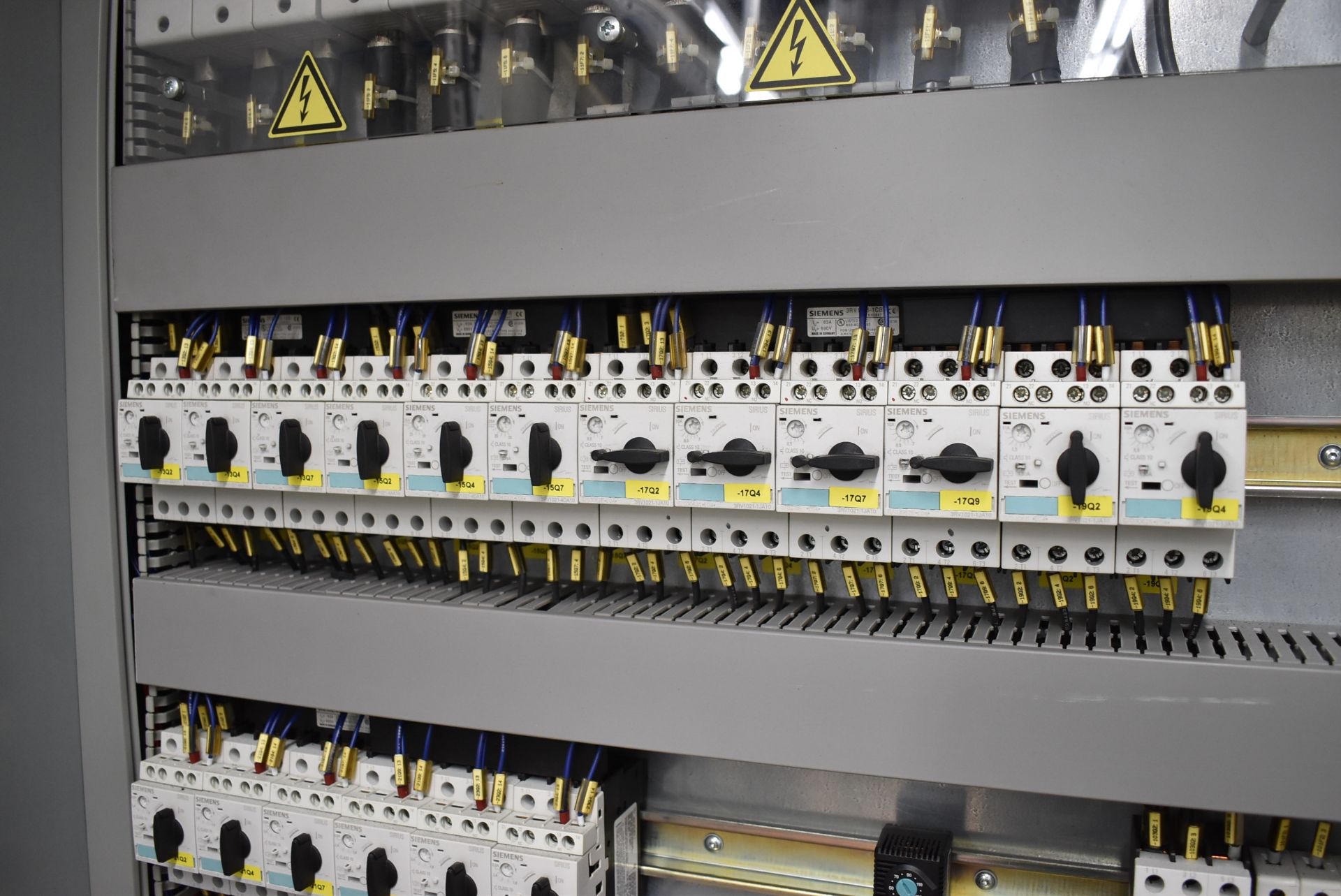 TRICON CONTROL CABINET WITH 3X480V+PE RATED VOLTAGE, 60HZ, 34A TOTAL FLA (CI) (DELAYED DELIVERY) [ - Image 33 of 41