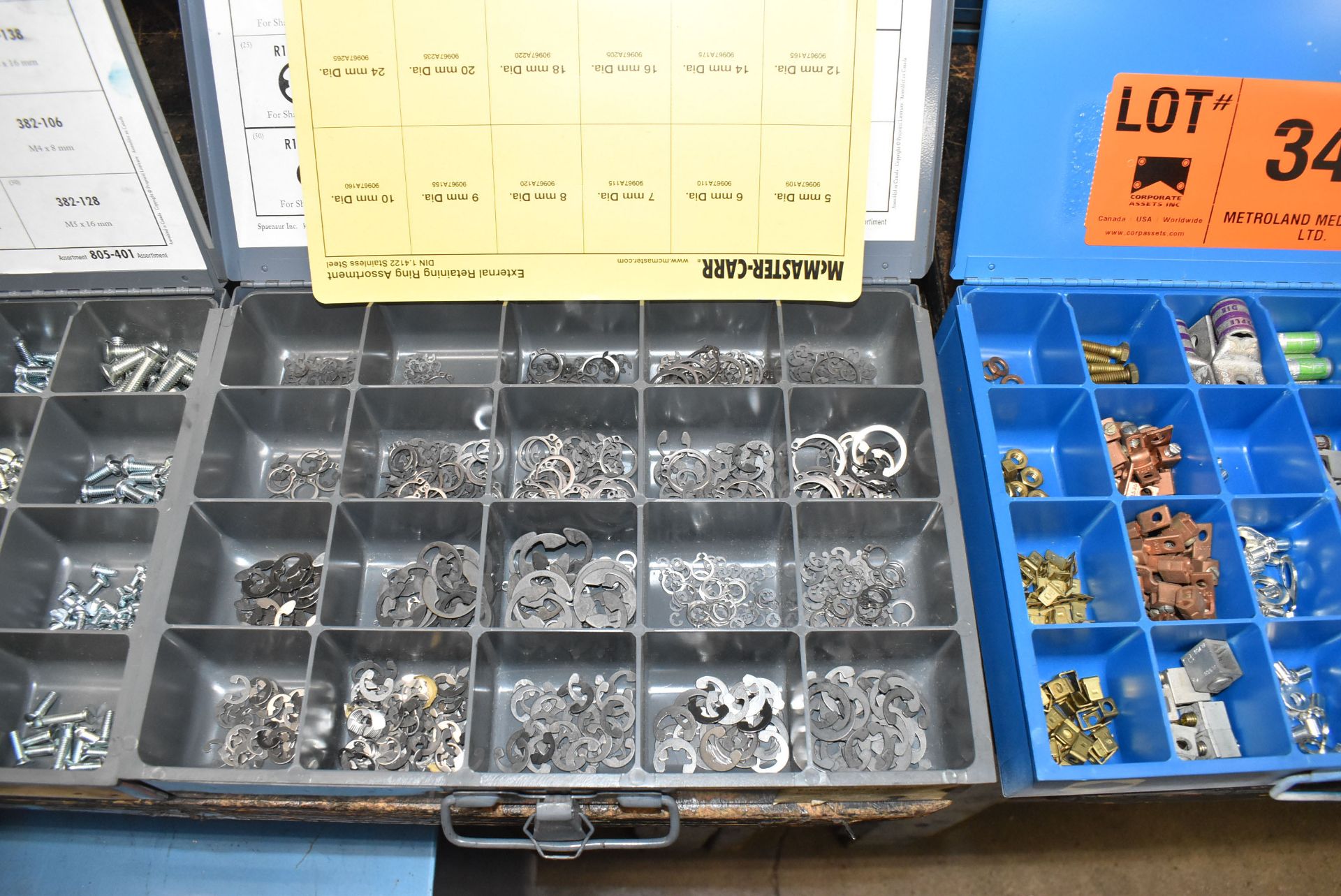 LOT/ (5) STORAGE DRAWERS WITH SPRINGS, ELECTRICAL CONNECTORS, RETAINING RINGS & HARDWARE - Image 4 of 6