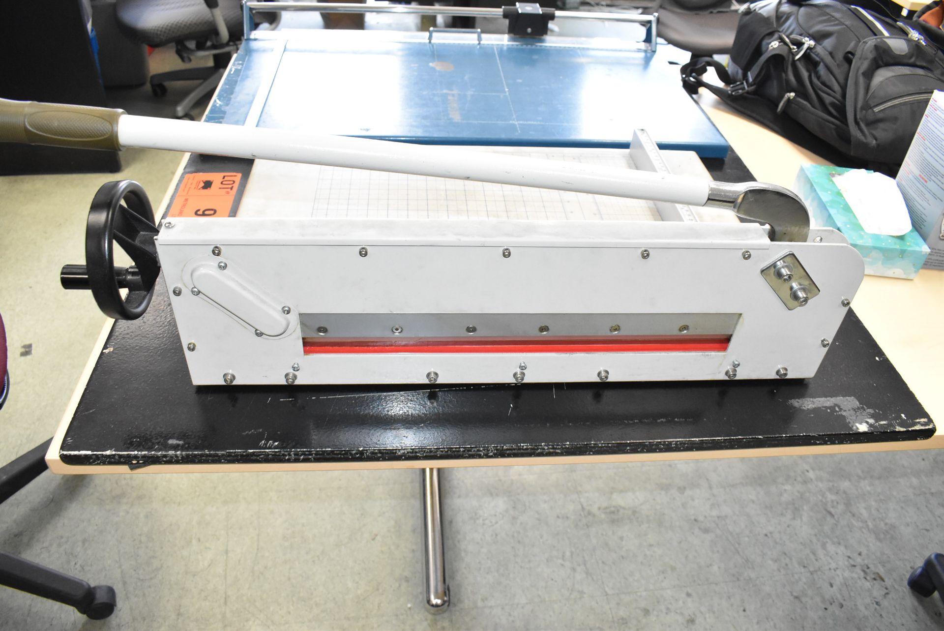 LOT/ VINYL/PAPER CUTTER & HEAVY DUTY TABLE TOP PAPER CUTTER - Image 3 of 5
