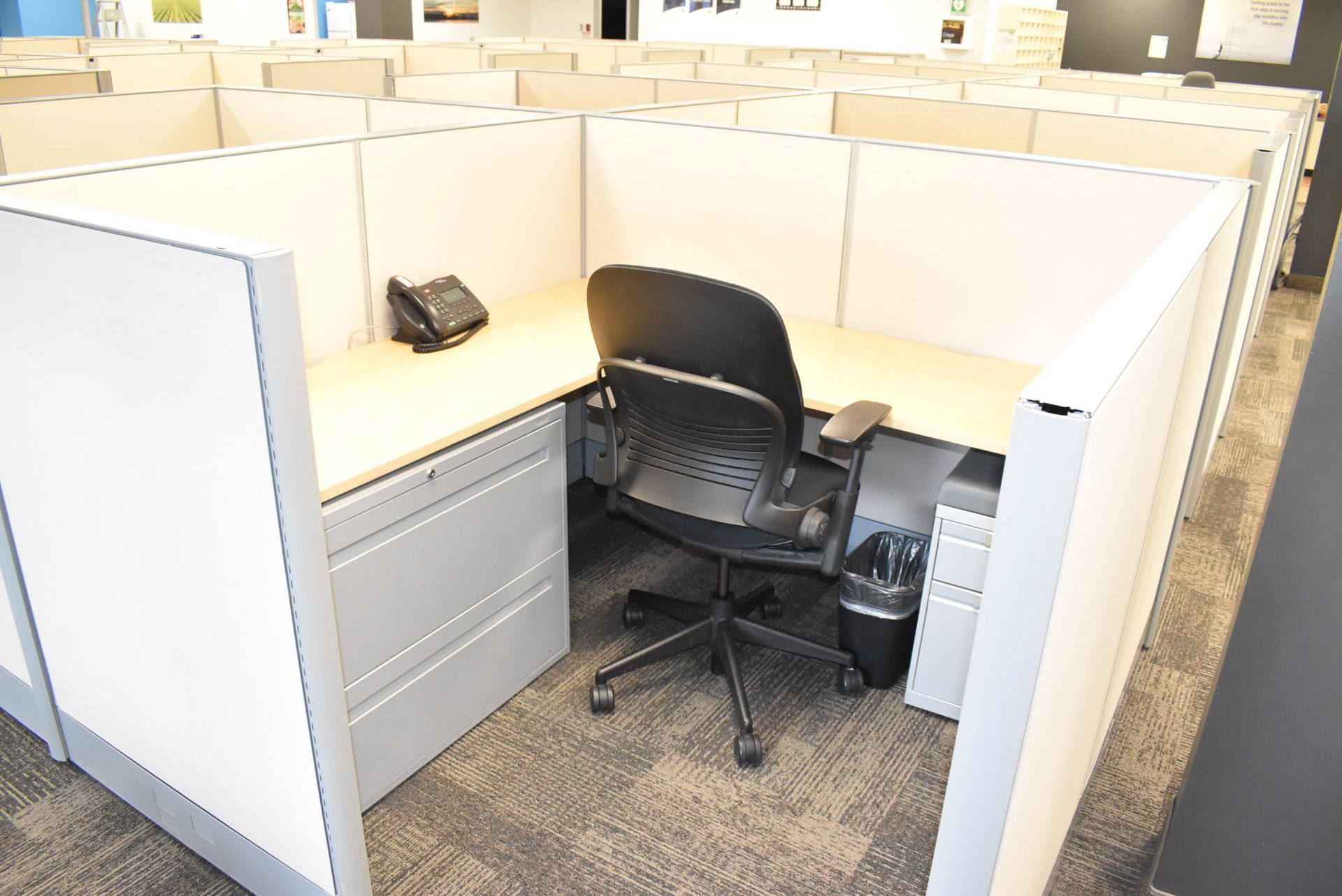 LOT/ (10) CUBICLE WORKSTATIONS WITH ASSOCIATED OFFICE CHAIRS & FILE CABINETS - Image 6 of 11