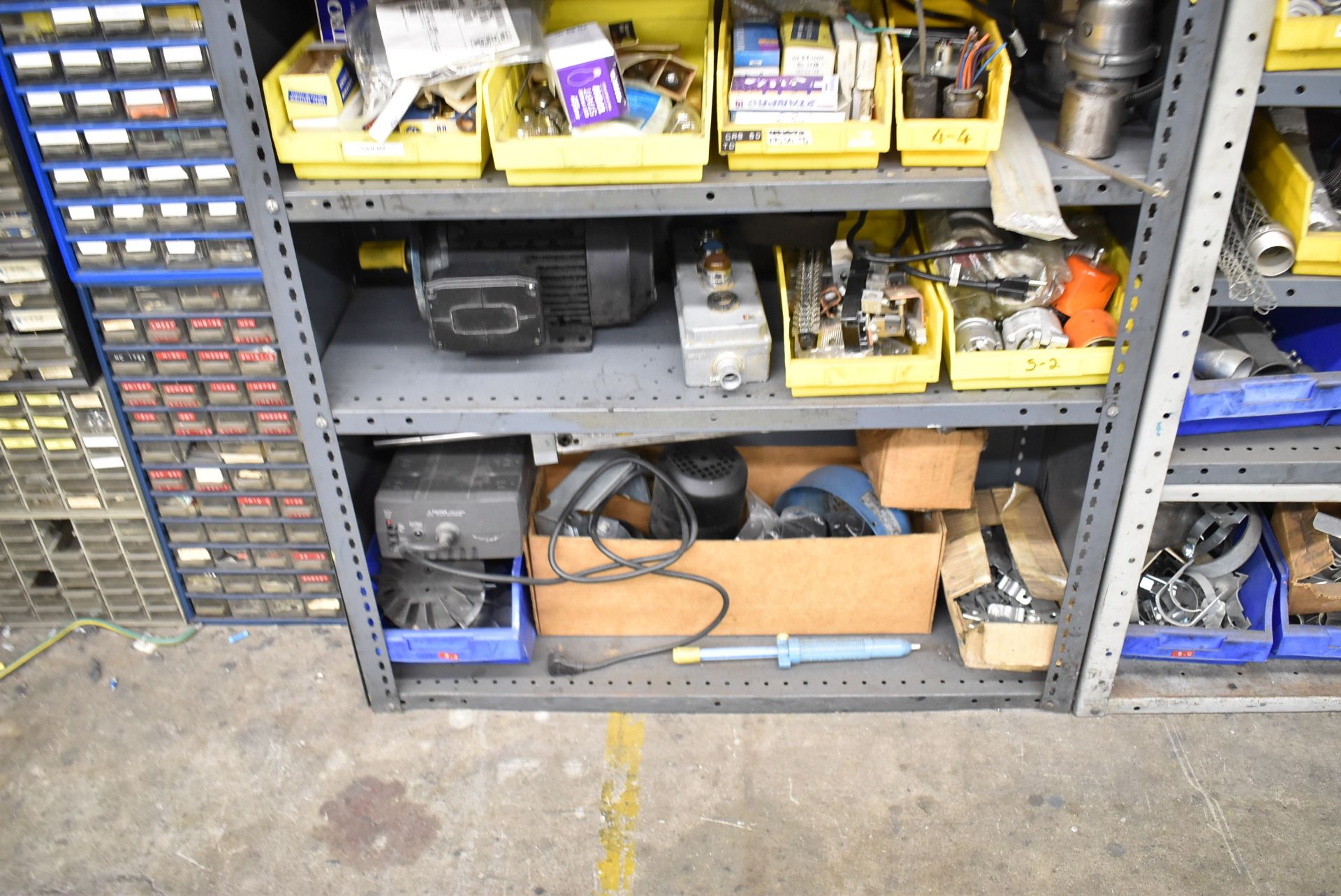 LOT/ STEEL SHELF WITH CONTENTS - INCLUDING ELECTRIC MOTOR, PLUGS, SIGNAL LIGHTS, RELAYS, - Image 6 of 6