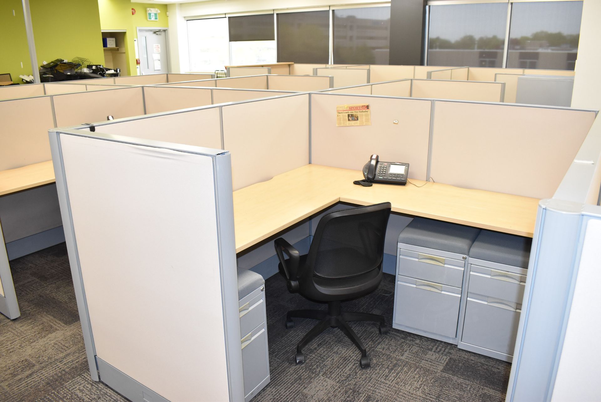 LOT/ (10) CUBICLE WORKSTATIONS WITH ASSOCIATED OFFICE CHAIRS & FILE CABINETS - Image 9 of 11