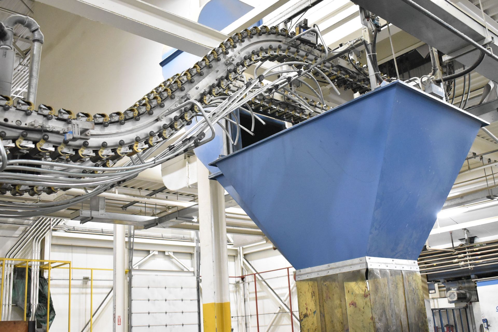 SCHUR APPROX. 150' OVERHEAD TRANSPORT CONVEYOR SYSTEM WITH (4) OVERHEAD DROP STATIONS, (2) CABINET- - Image 13 of 16