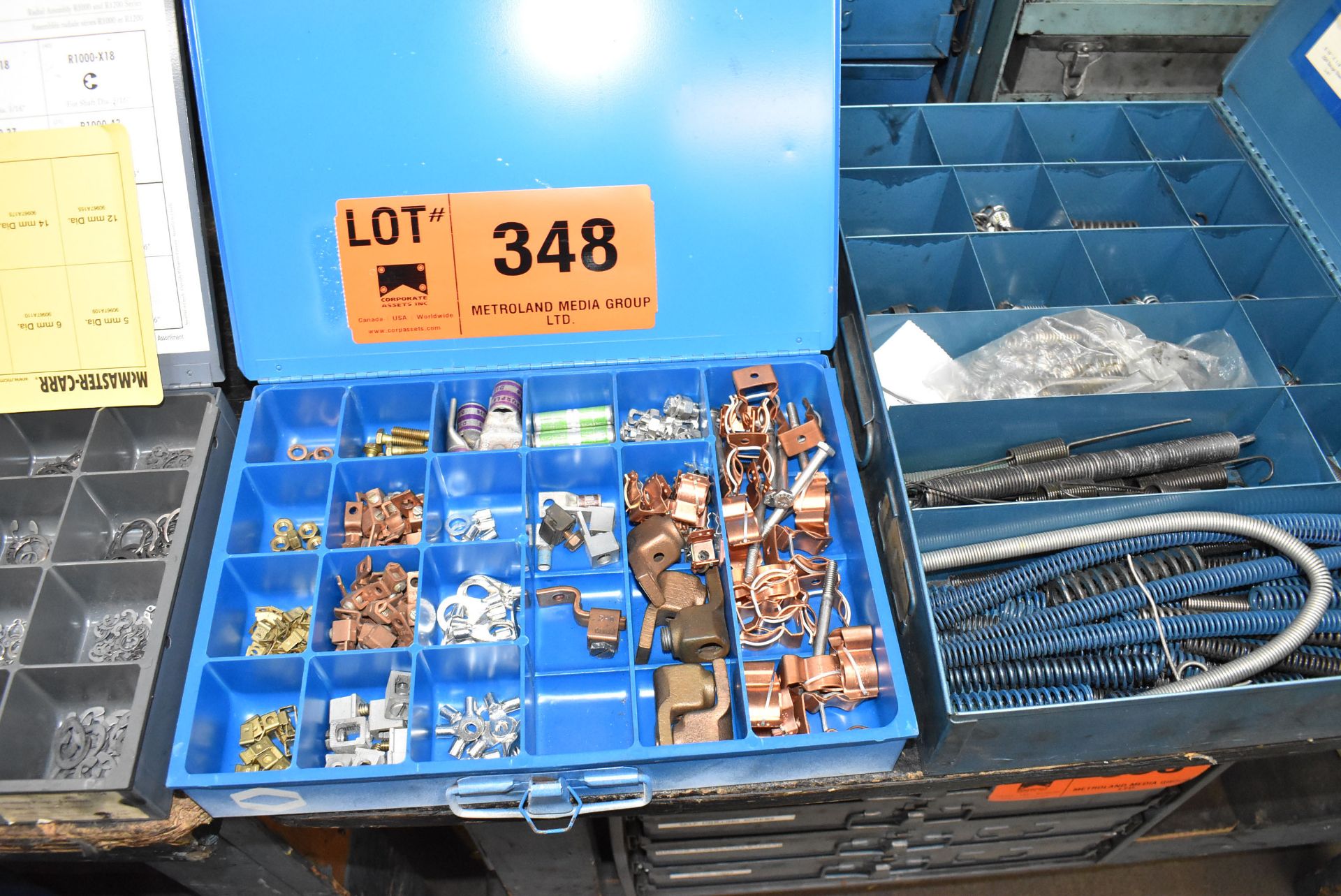 LOT/ (5) STORAGE DRAWERS WITH SPRINGS, ELECTRICAL CONNECTORS, RETAINING RINGS & HARDWARE - Image 3 of 6