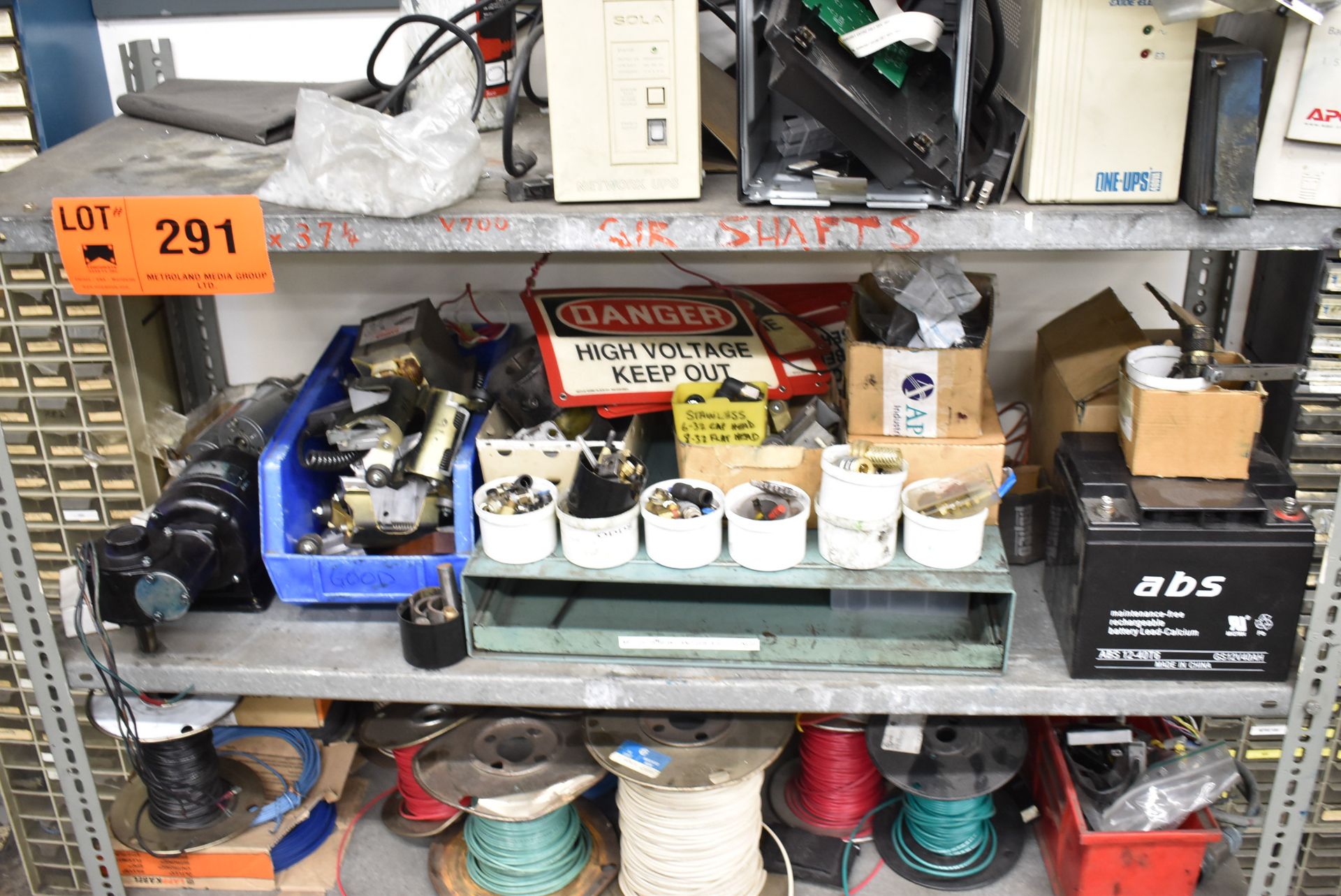 LOT/ STEEL SHELF WITH CONTENTS - INCLUDING UPS MODULES, SIGNAGE, BATTERIES, ELECTRICAL CONNECTORS, - Image 3 of 4