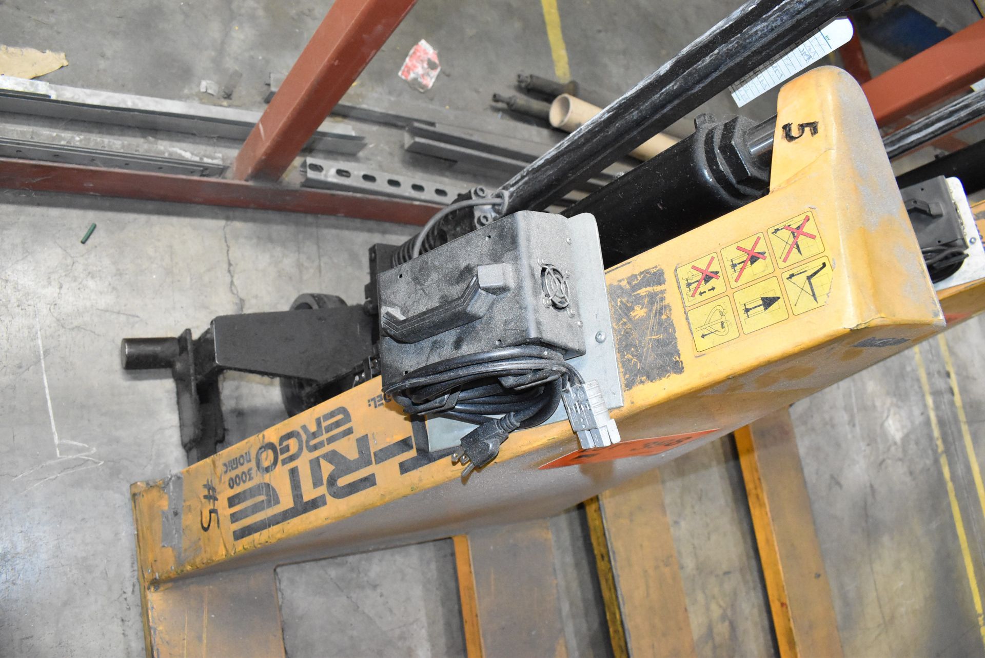 LIFT-RITE ERGO 3000 LB. CAPACITY SEMI-ELECTRIC PALLET TRUCK WITH 31.5" MAX. RAISED HEIGHT - Image 2 of 3