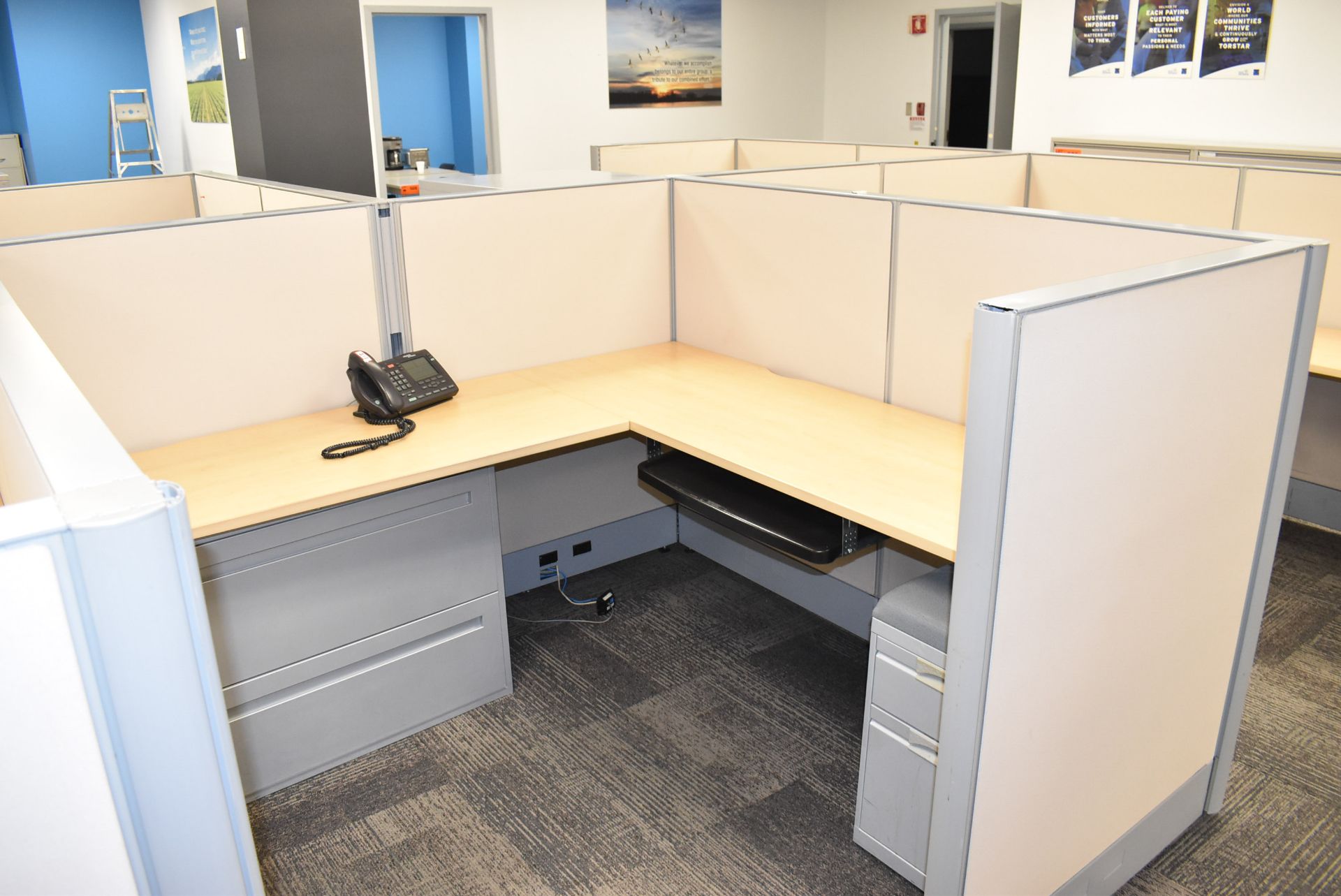 LOT/ (11) CUBICLE WORKSTATIONS WITH ASSOCIATED OFFICE CHAIRS & FILE CABINETS - Image 3 of 12