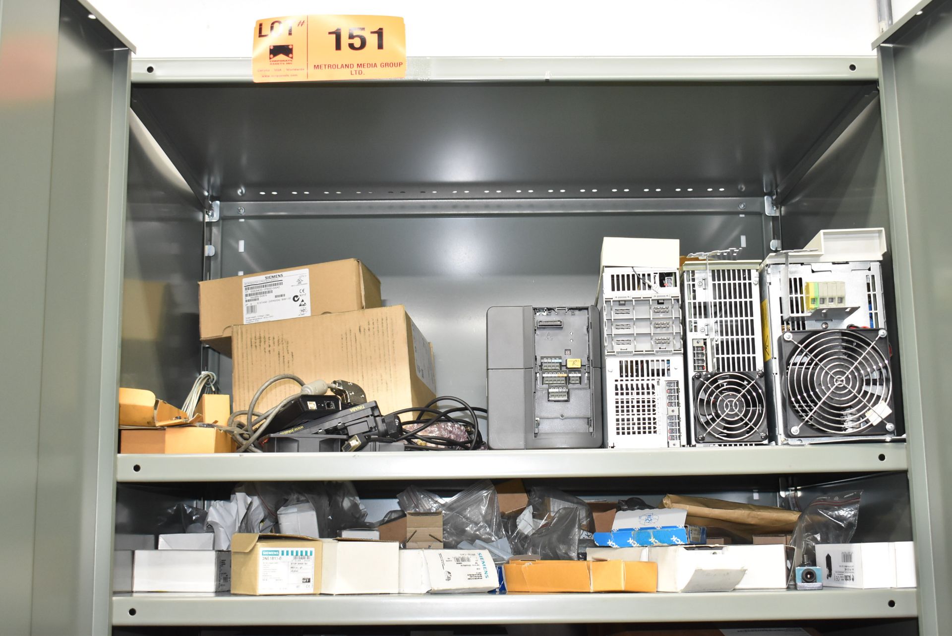 LOT/ HIGHBOY CABINET WITH CONTENTS - INCLUDING SIEMENS COMPONENTS, CONTROL MODULES, ELECTRIC - Image 2 of 8