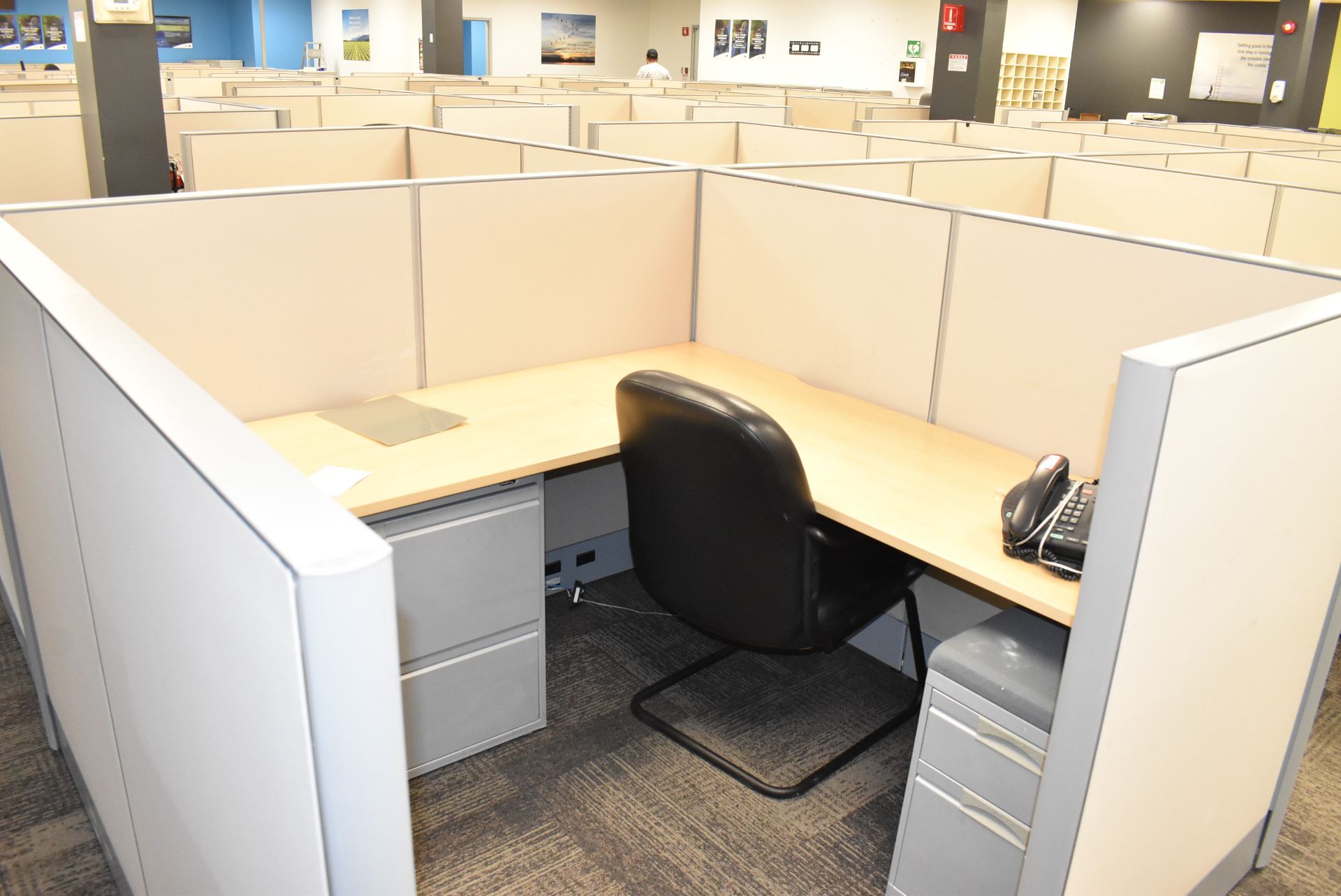 LOT/ (10) CUBICLE WORKSTATIONS WITH ASSOCIATED OFFICE CHAIRS & FILE CABINETS - Image 6 of 11