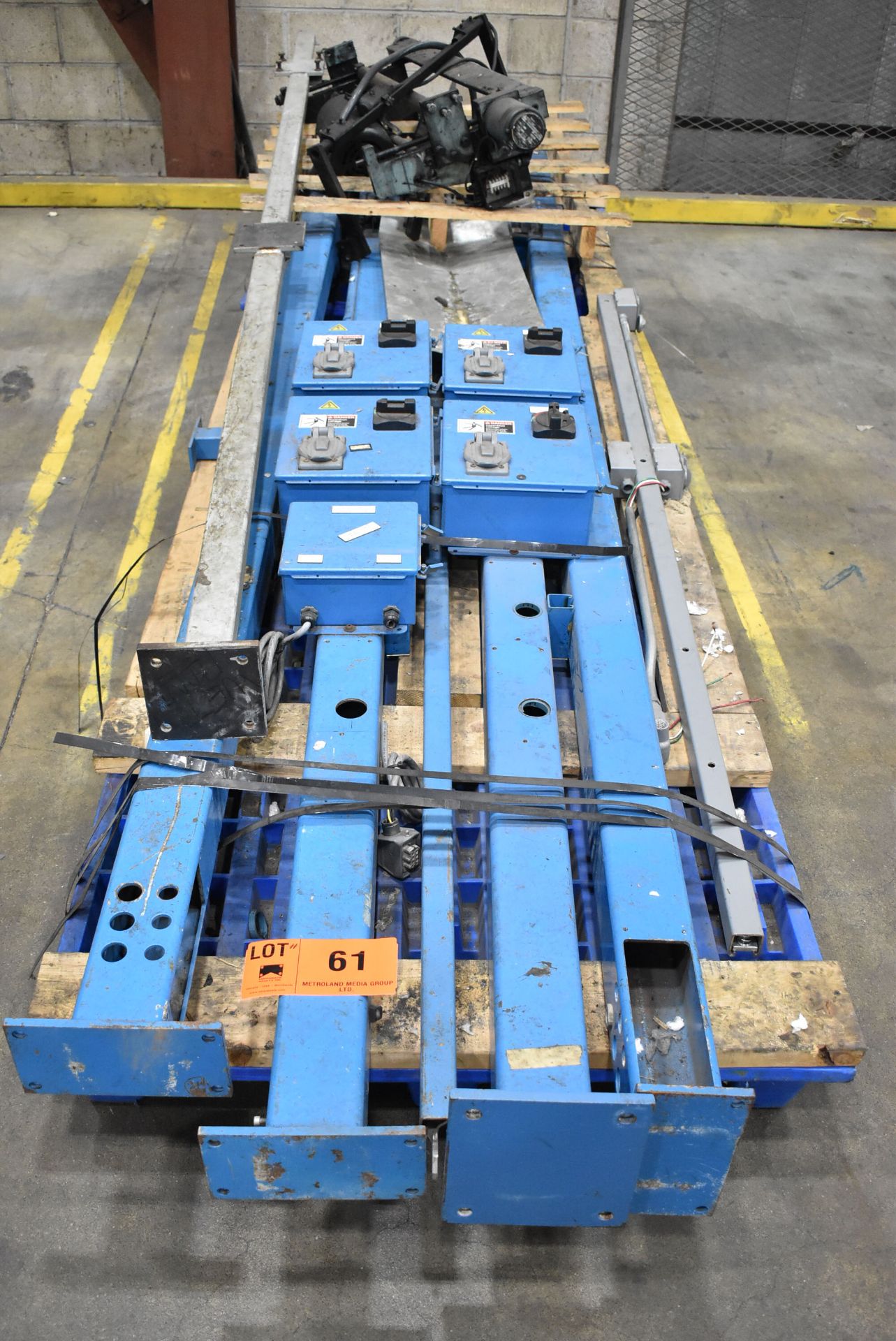 LOT/ PALLETIZING & PACKAGING LINE SPARE COMPONENTS AND PARTS [RIGGING FEE FOR LOT #61 - $50 CAD PLUS