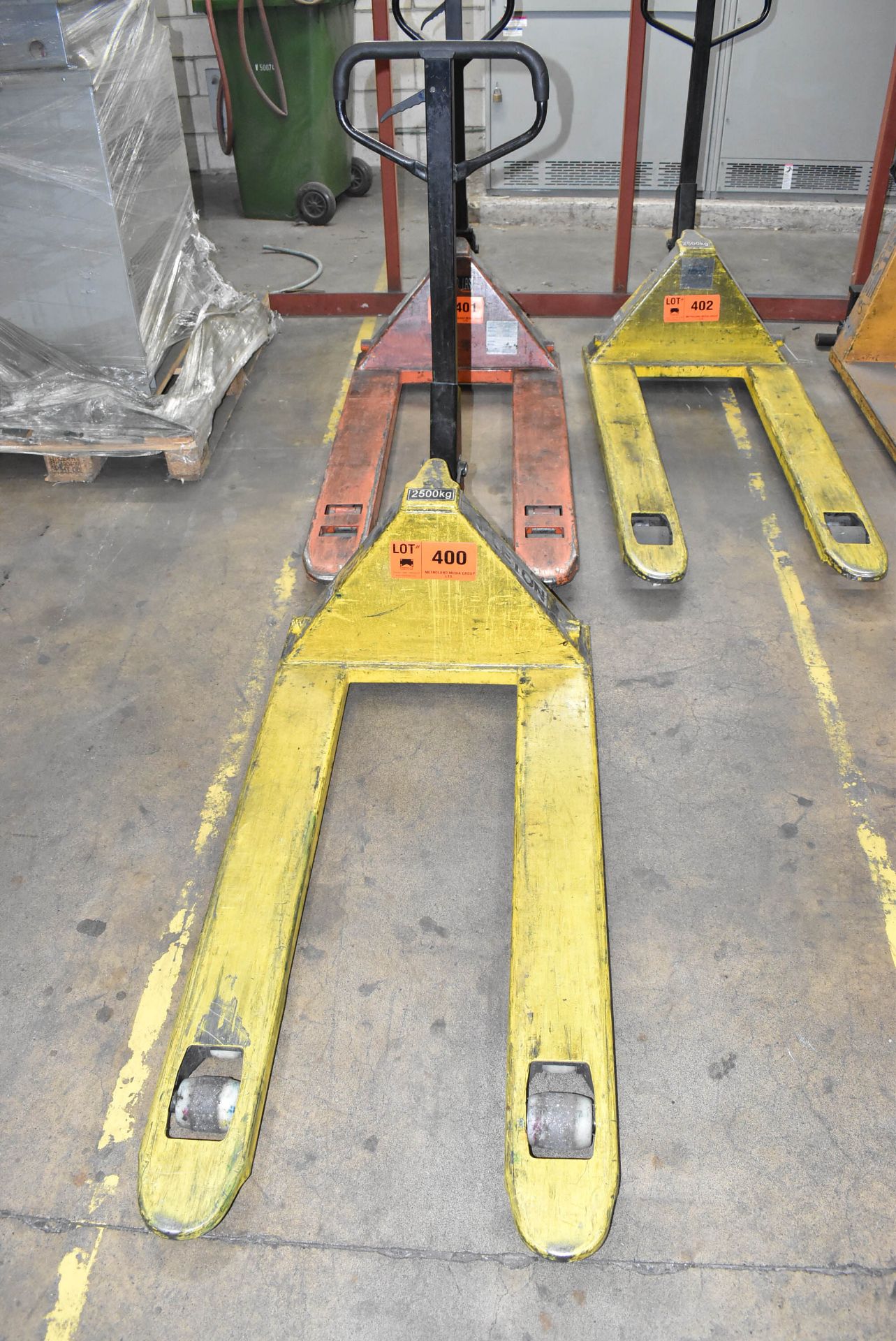 5000 LB. CAPACITY HYDRAULIC PALLET TRUCK