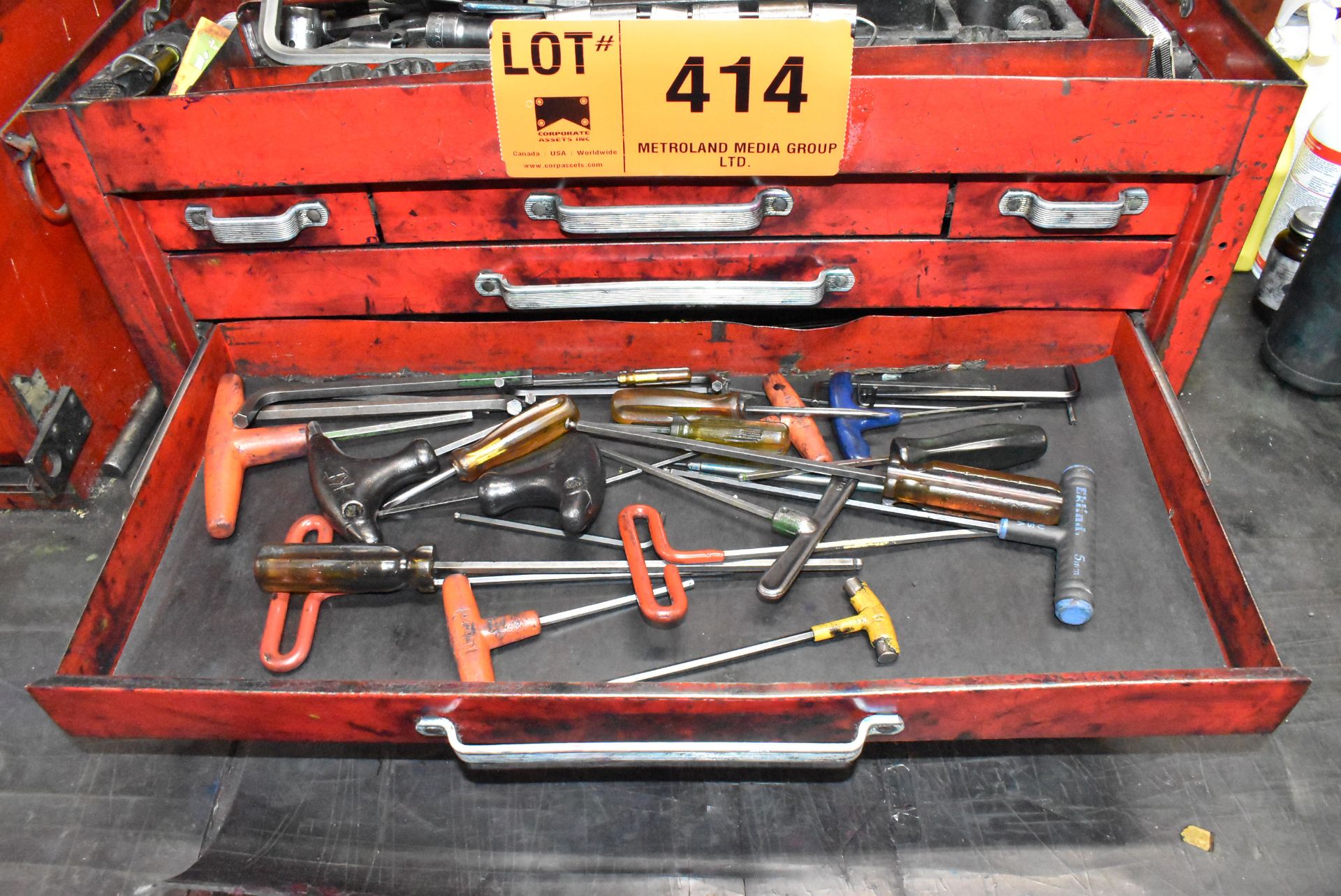 LOT/ TOOLBOX WITH HAND TOOLS - Image 5 of 6