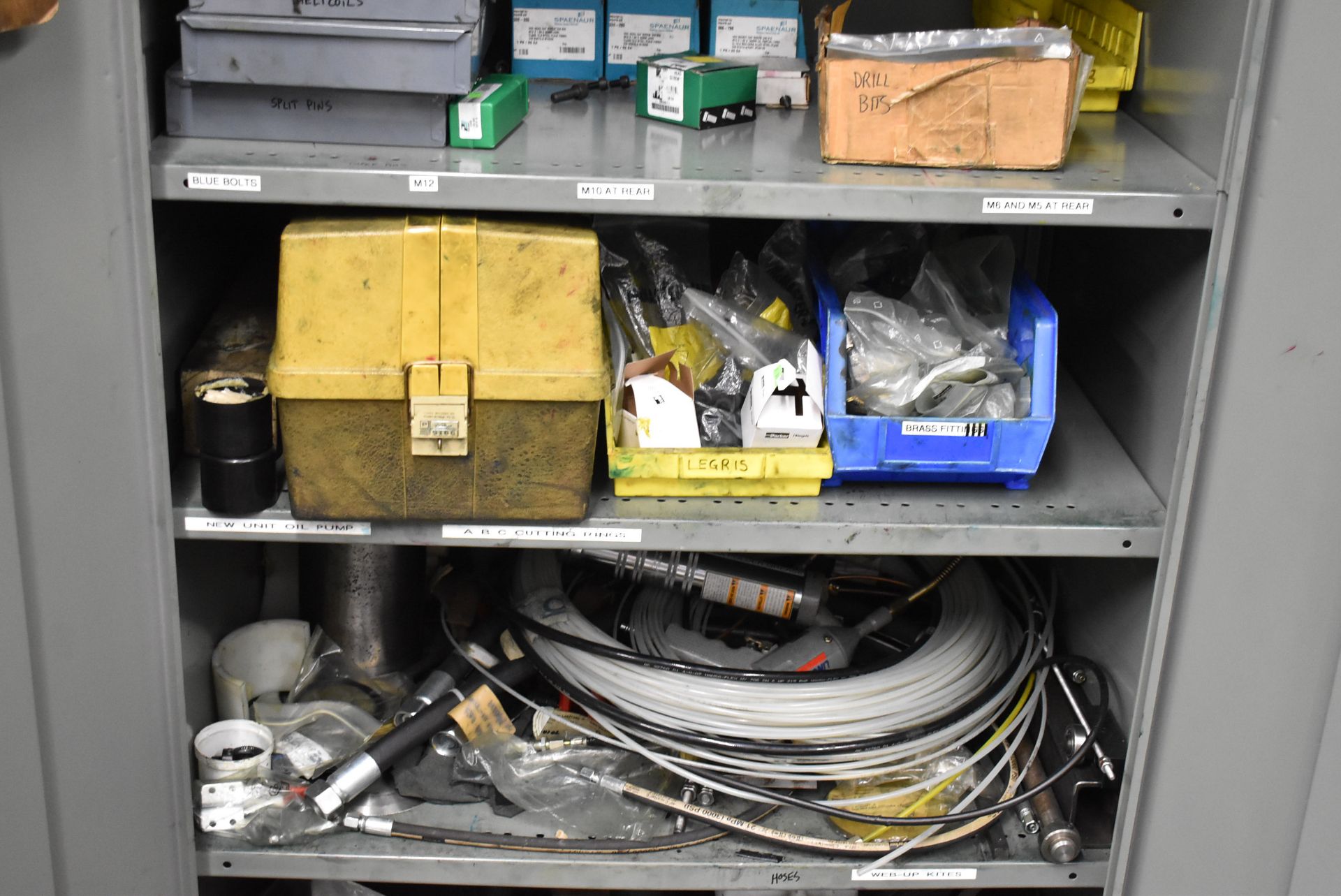 LOT/ HIGHBOY CABINET WITH CONTENTS - INCLUDING SHOP SUPPLIES, SNAP RING PLIERS, KBA DUCTOR ROLLER - Image 4 of 5