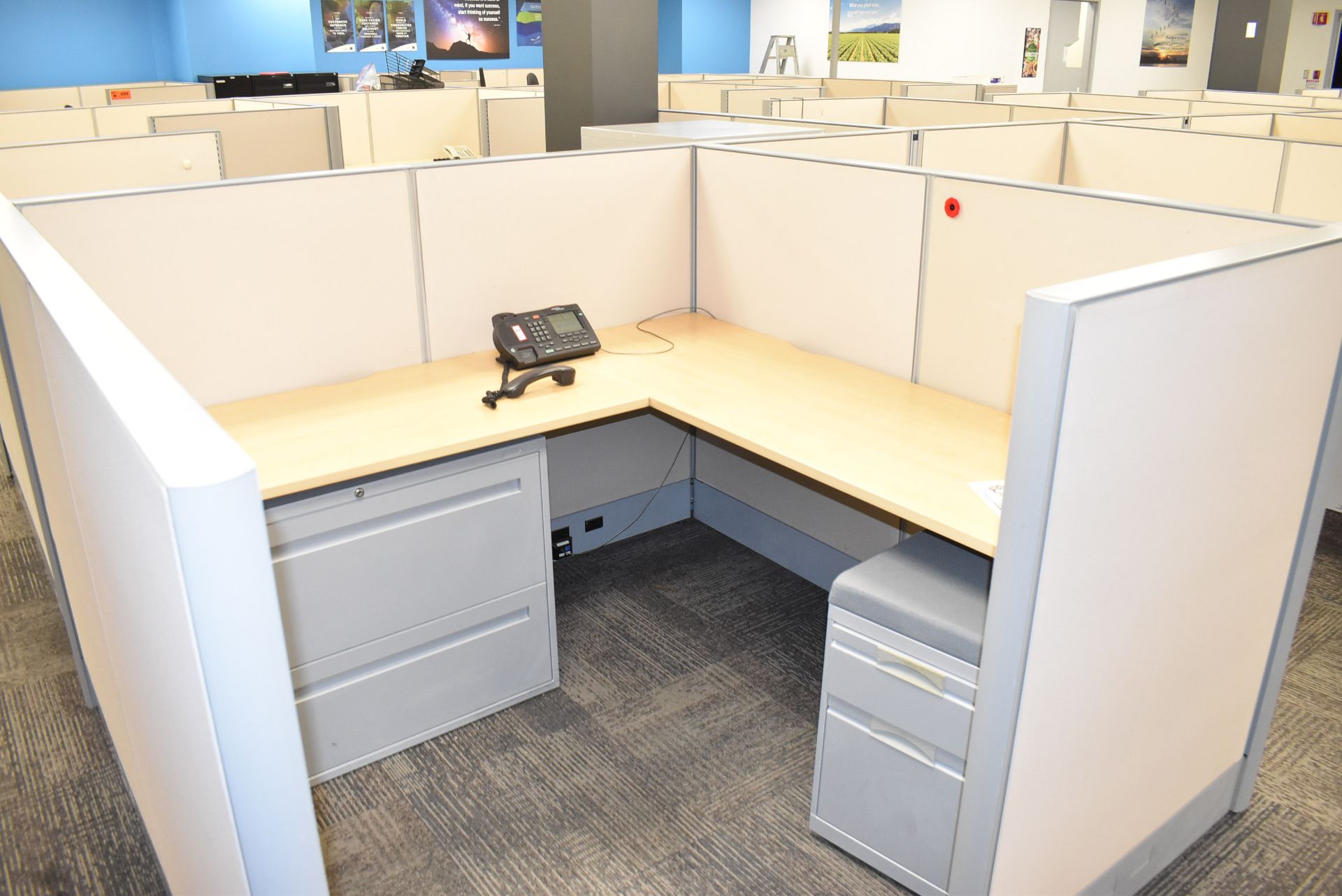 LOT/ (11) CUBICLE WORKSTATIONS WITH ASSOCIATED OFFICE CHAIRS & FILE CABINETS - Image 7 of 12