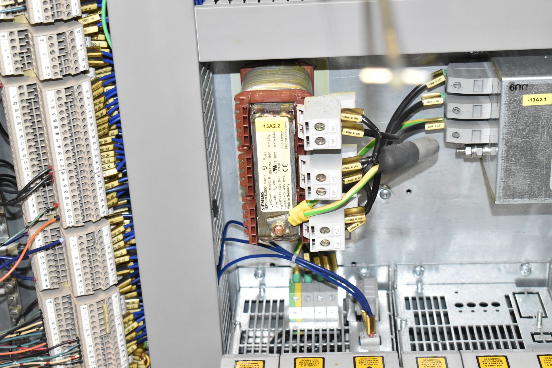 TRICON CONTROL CABINET WITH 3X480V+PE RATED VOLTAGE, 60HZ, 34A TOTAL FLA (CI) (DELAYED DELIVERY) [ - Image 9 of 41