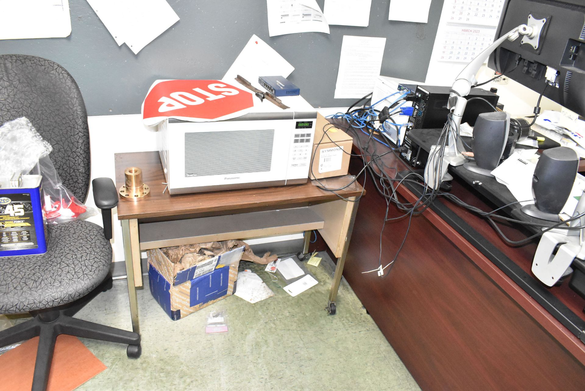 LOT/ CONTENTS OF OFFICE - INCLUDING FILE CABINET, STEEL SHELF, (2) DESKS, OFFICE CHAIRS, MICROWAVE & - Image 3 of 3