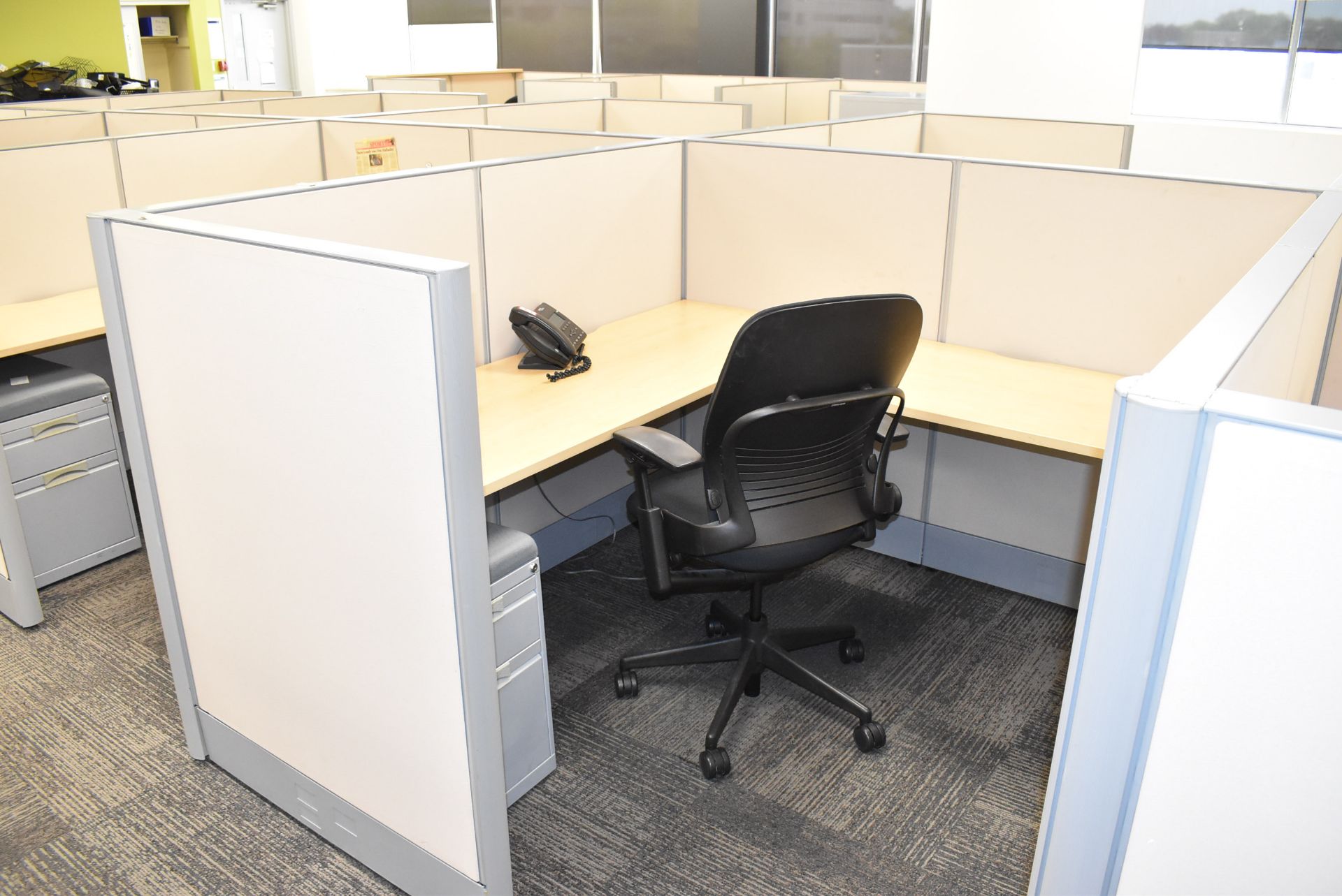 LOT/ (10) CUBICLE WORKSTATIONS WITH ASSOCIATED OFFICE CHAIRS & FILE CABINETS - Image 8 of 11