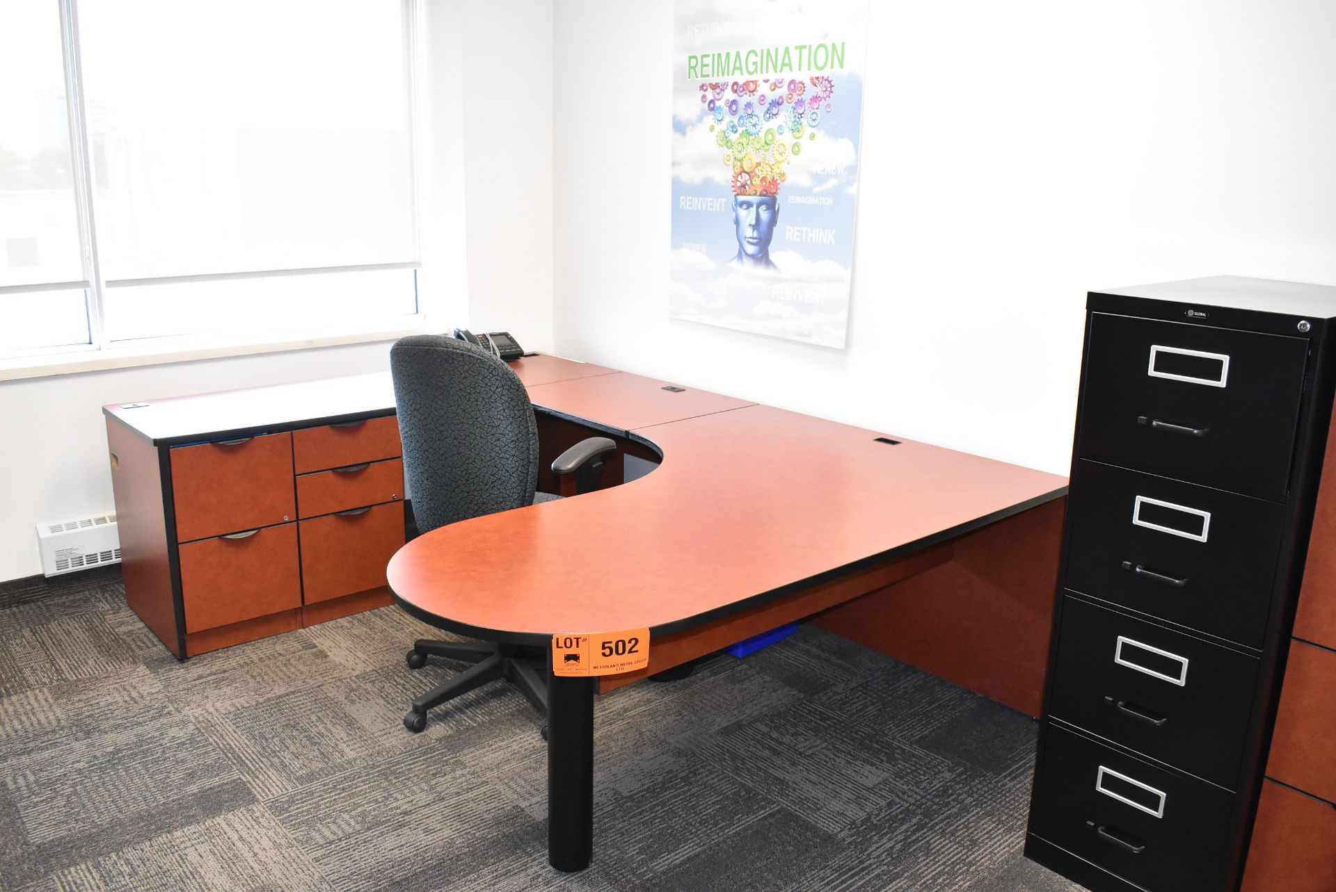 LOT/ CONTENTS OF OFFICE CONSISTING OF DESK WITH OFFICE CHAIR, 4-DRAWER FILE CABINET & STORAGE