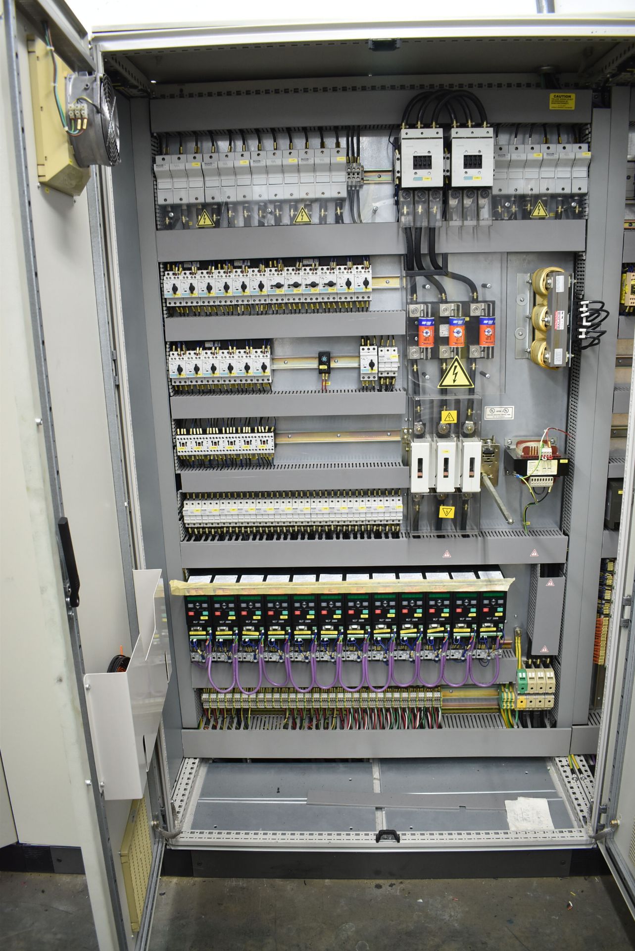 TRICON CONTROL CABINET WITH 3X480V+PE RATED VOLTAGE, 60HZ, 34A TOTAL FLA (CI) (DELAYED DELIVERY) [ - Image 27 of 41