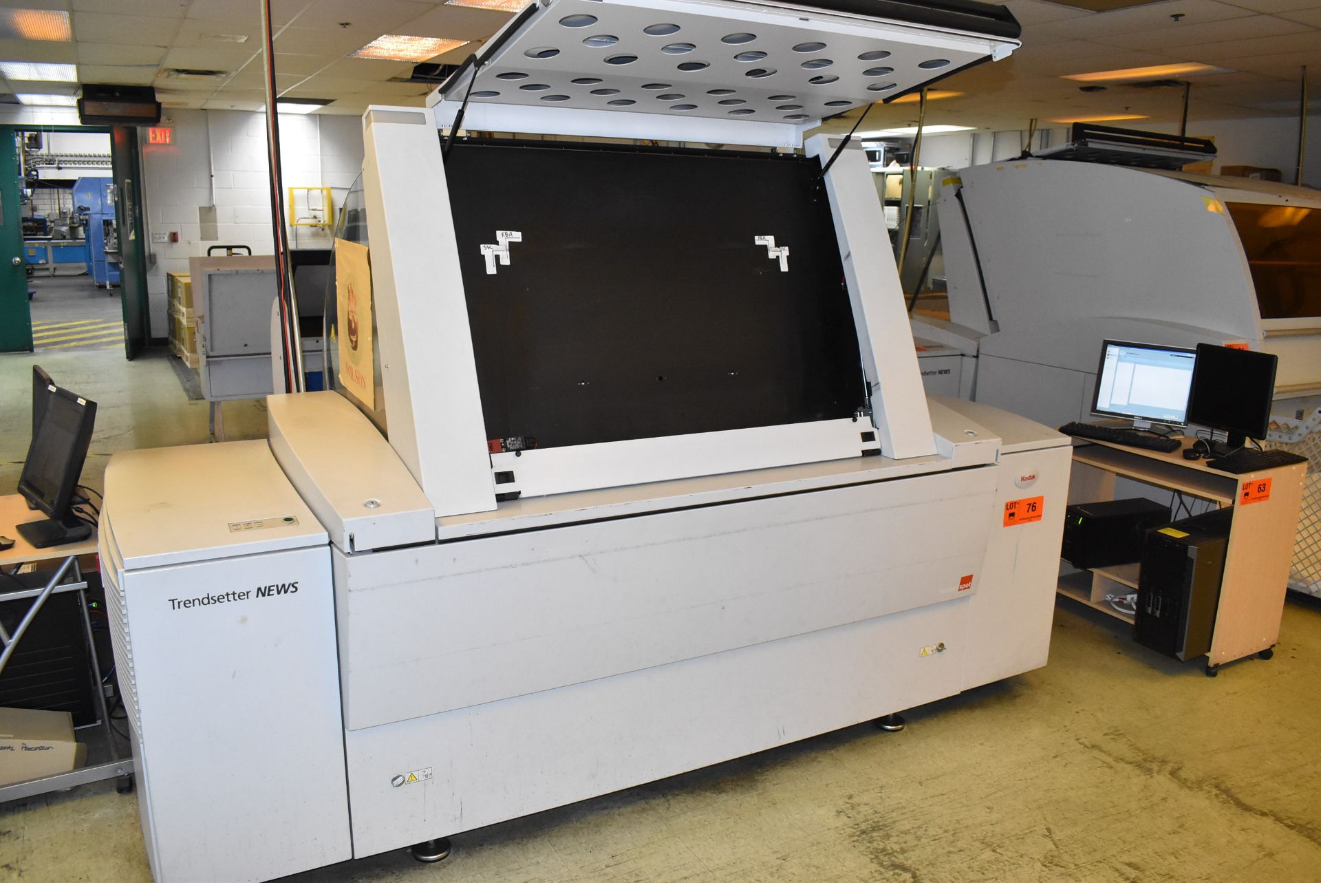 KODAK-CREO (2005) TSM TRENDSETTER NEWS COMPUTER-TO-PLATE DRUM TYPE THERMAL PLATE SETTER WITH 33.5" - Image 3 of 7