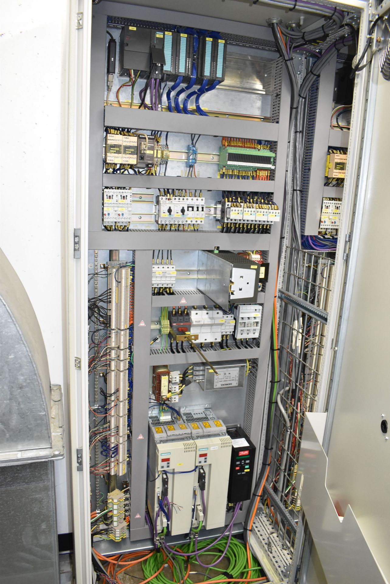 TRICON CONTROL CABINET WITH 3X480V+PE RATED VOLTAGE, 60HZ, 34A TOTAL FLA (CI) (DELAYED DELIVERY) [ - Image 15 of 41