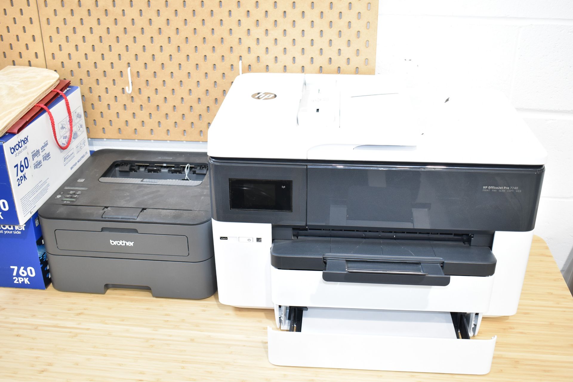 LOT/ (4) OFFICE DESKS WITH (2) PRINTERS, FAN & SUPPLIES - Image 3 of 3