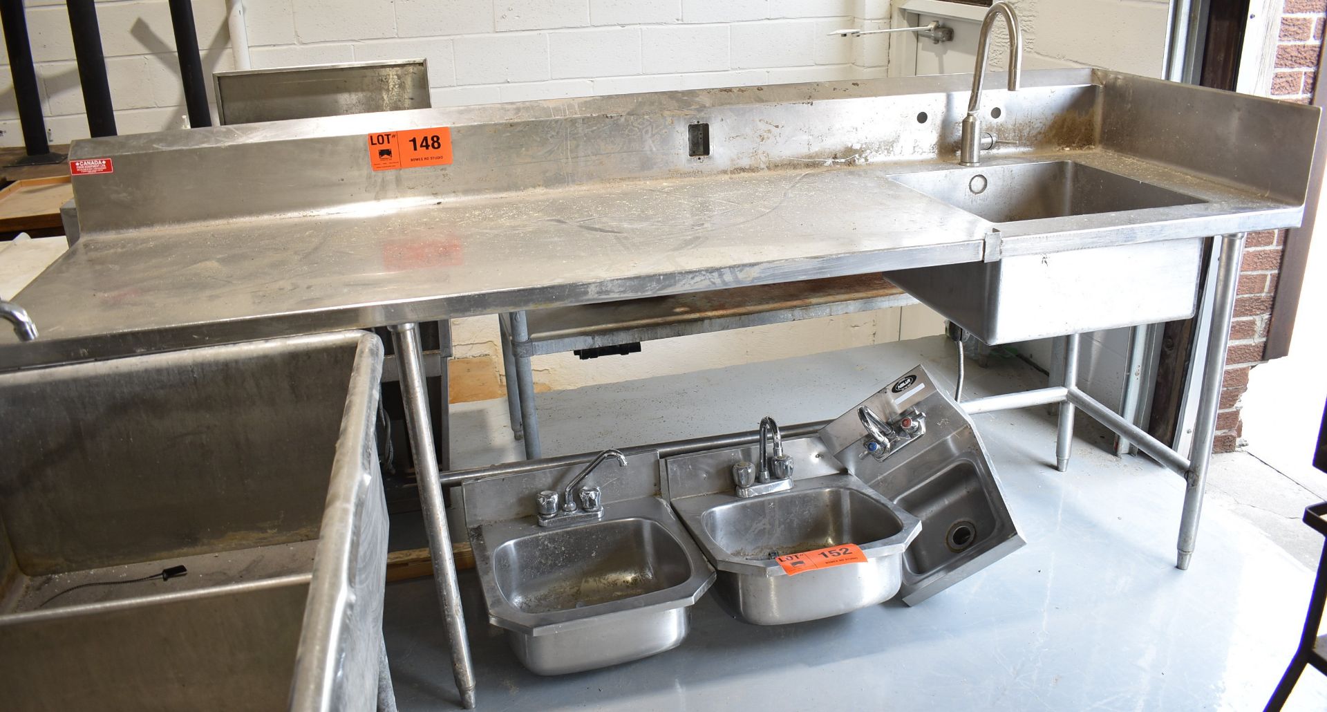 COMMERCIAL STAINLESS STEEL 20" X 20" X 10" SINGLE WELL SINK WITH 96" X 30" COUNTER, S/N N/A [RIGGING