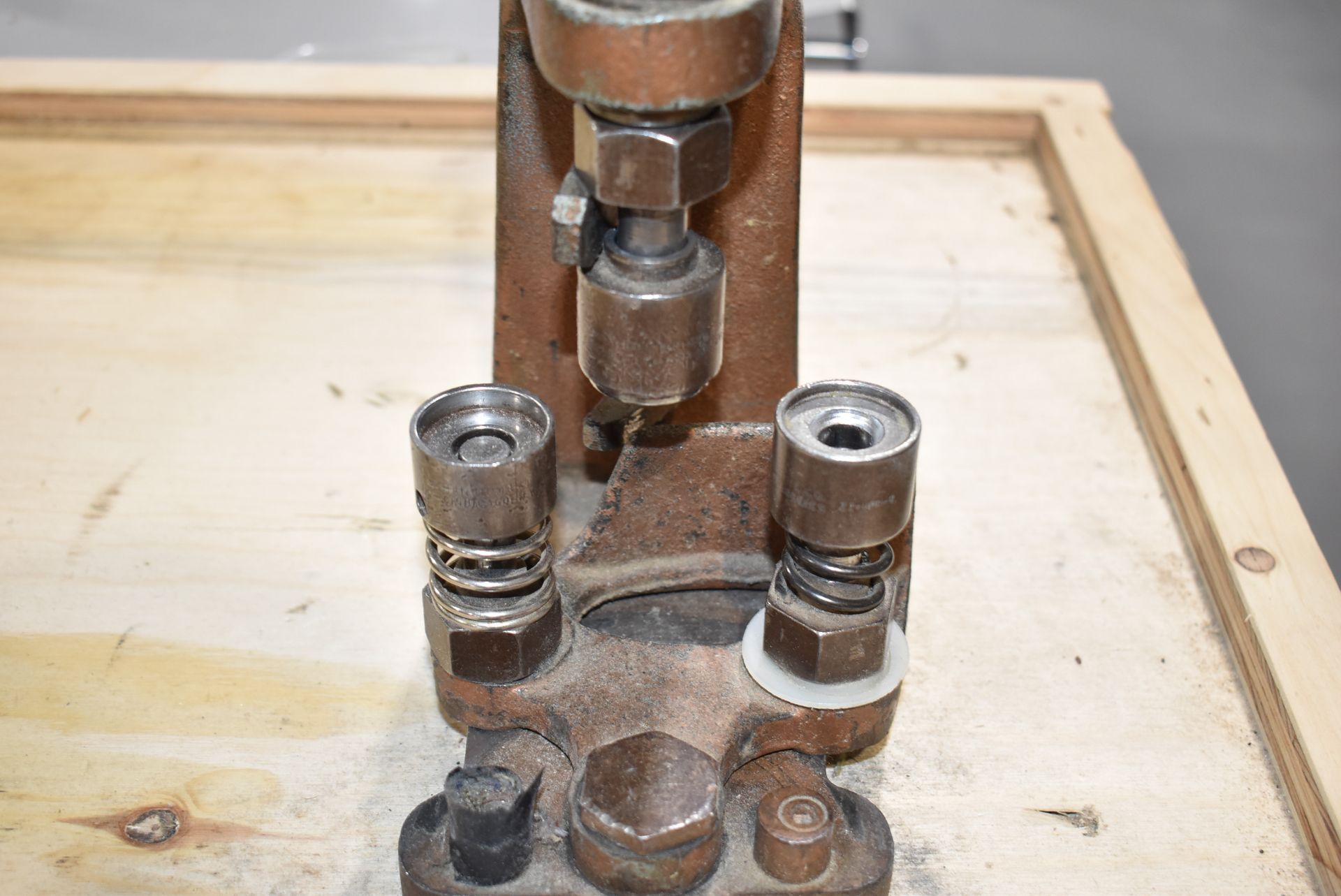 LOT/ HANDY BUTTON MACH CO HANDY NO 2 & NO 11 ARBOR BUTTON PRESSES WITH WOOD STAND - Image 4 of 8