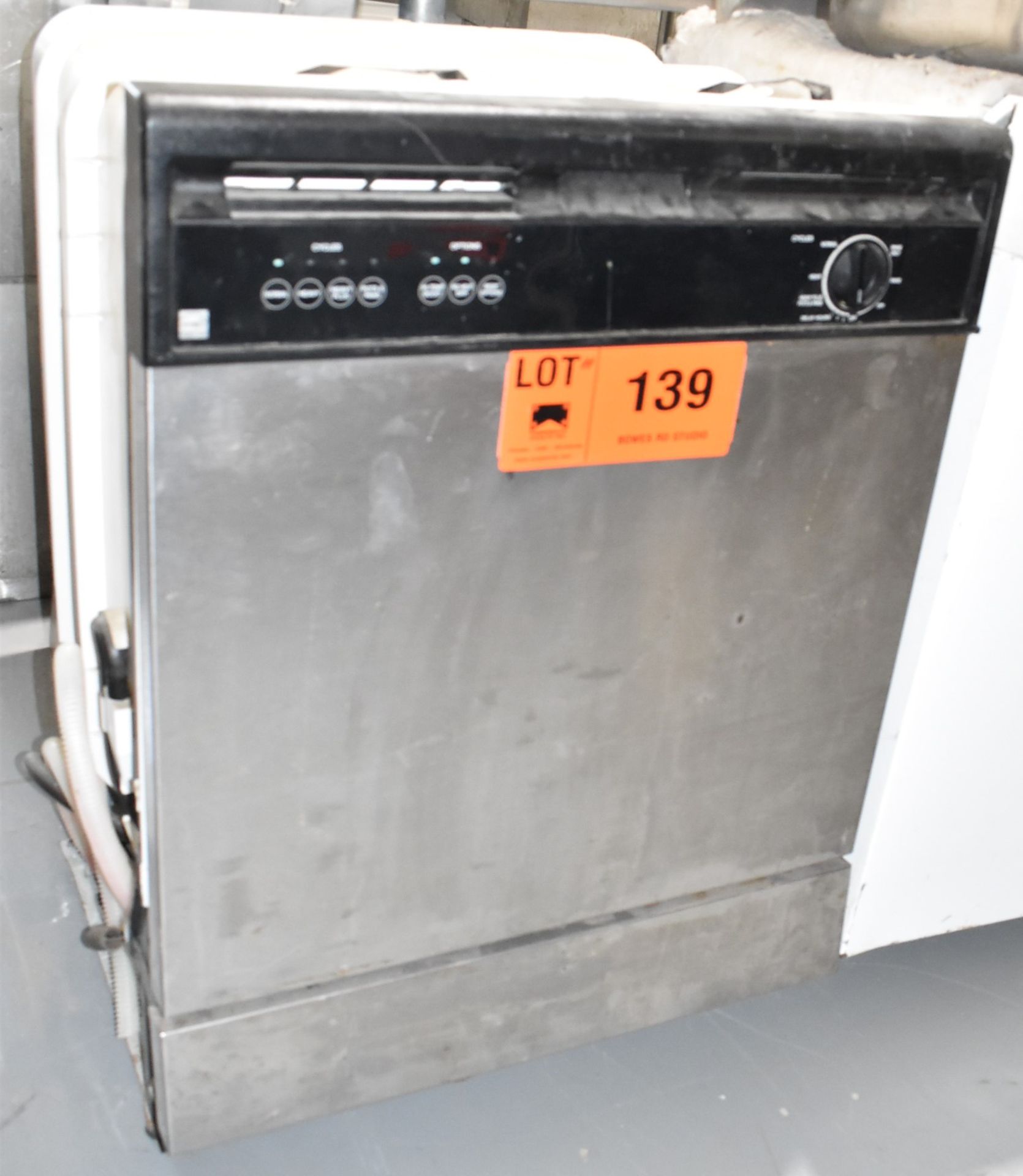 IKEA IUD6000WS1 DISHWASHER, S/N F04202874 [RIGGING FEES FOR LOT #139 - $25 CAD PLUS APPLICABLE