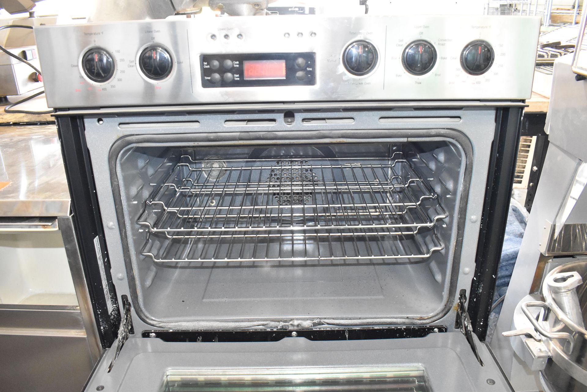 BOSCH HBL 655 A UC ELECTRIC OVEN, S/N FD8009 111736 [RIGGING FEES FOR LOT #127 - $50 CAD PLUS - Image 2 of 4