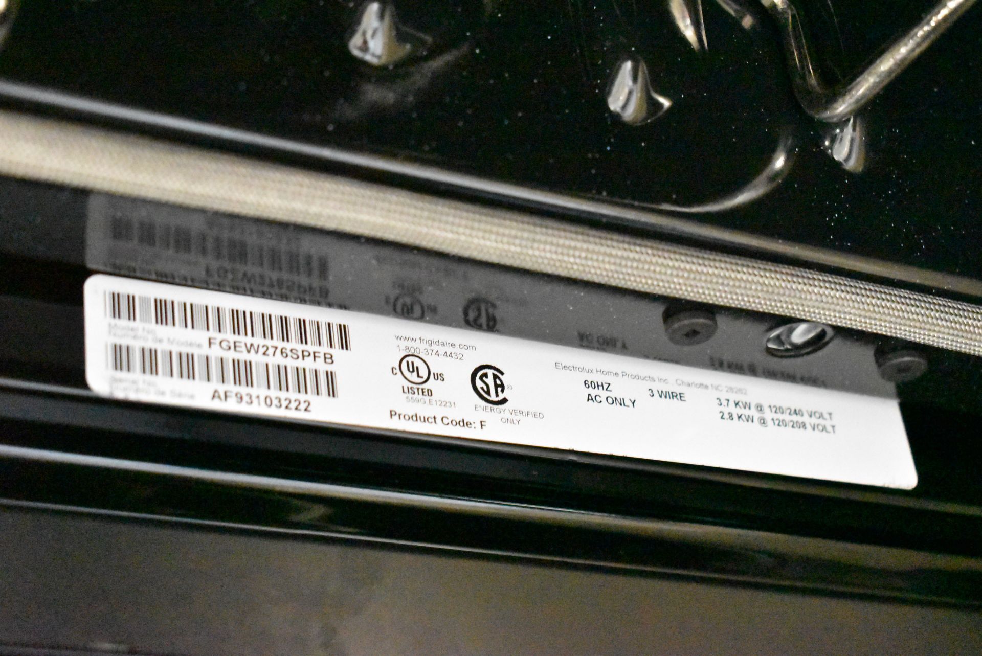 FRIGIDAIRE FGEW276SPFB GALLERY OVEN, S/N AF93103222 [RIGGING FEES FOR LOT #143 - $25 CAD PLUS - Image 3 of 6