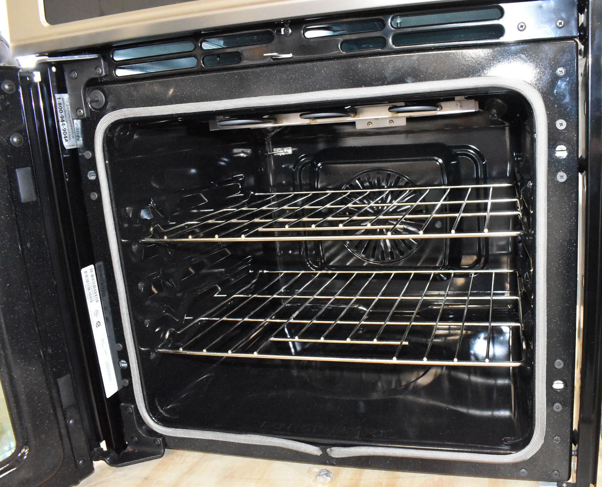 FRIGIDAIRE FGEW276SPFB GALLERY OVEN, S/N AF93103222 [RIGGING FEES FOR LOT #143 - $25 CAD PLUS - Image 4 of 6