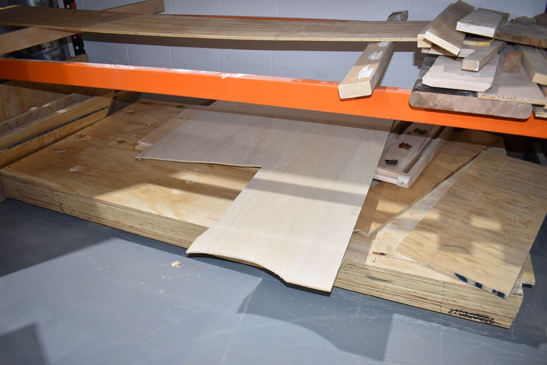 LOT/ CONTENTS OF RACK CONSISTING OF ASSORTED LUMBER & PLYWOOD SHEETS - Image 2 of 4