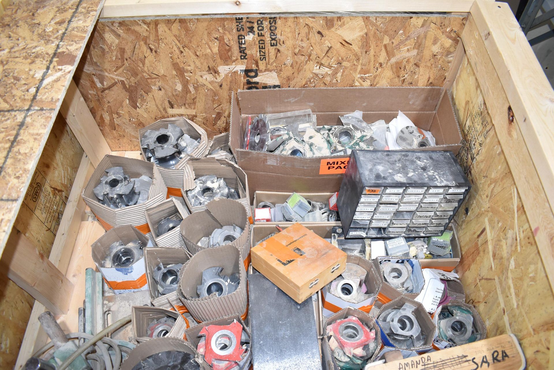 LOT/ CRATE WITH SHAPER CUTTERS - Image 3 of 7