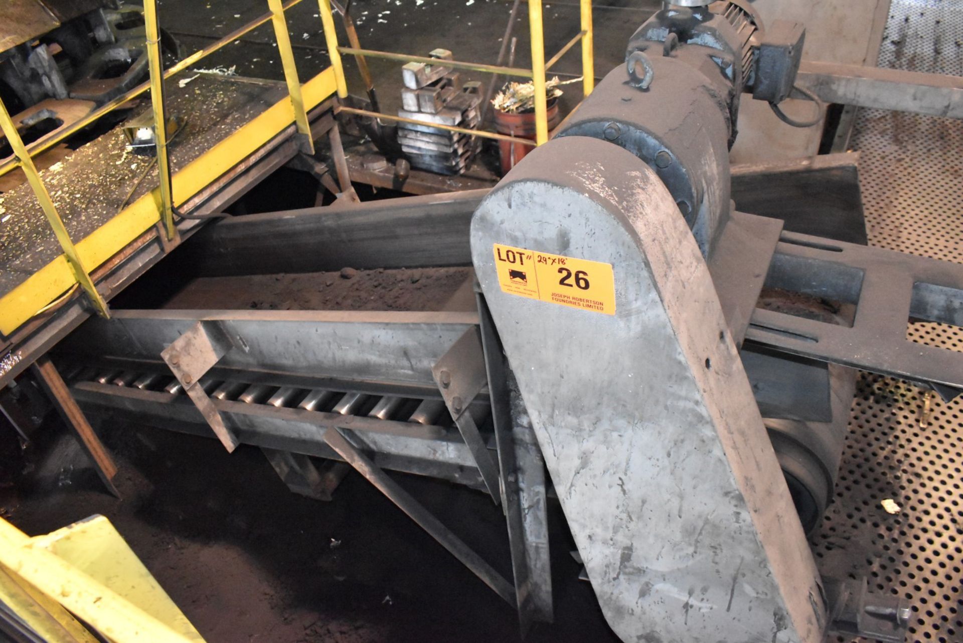 MFG UNKNOWN 29" X 18' INCLINED TRANSFER BELT CONVEYOR, S/N N/A (CI) [RIGGING FEES FOR LOT #26 - $620