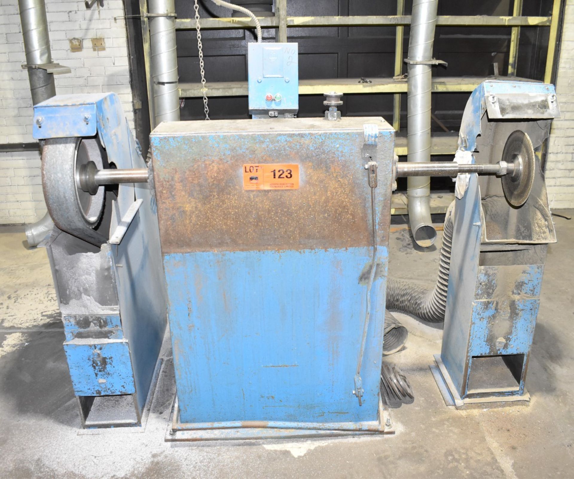 MFG UNKNOWN DOUBLE END TRIM/SANDING MACHINE, S/N: N/A (CI) [RIGGING FEES FOR LOT #123 - $250 CAD - Image 2 of 4