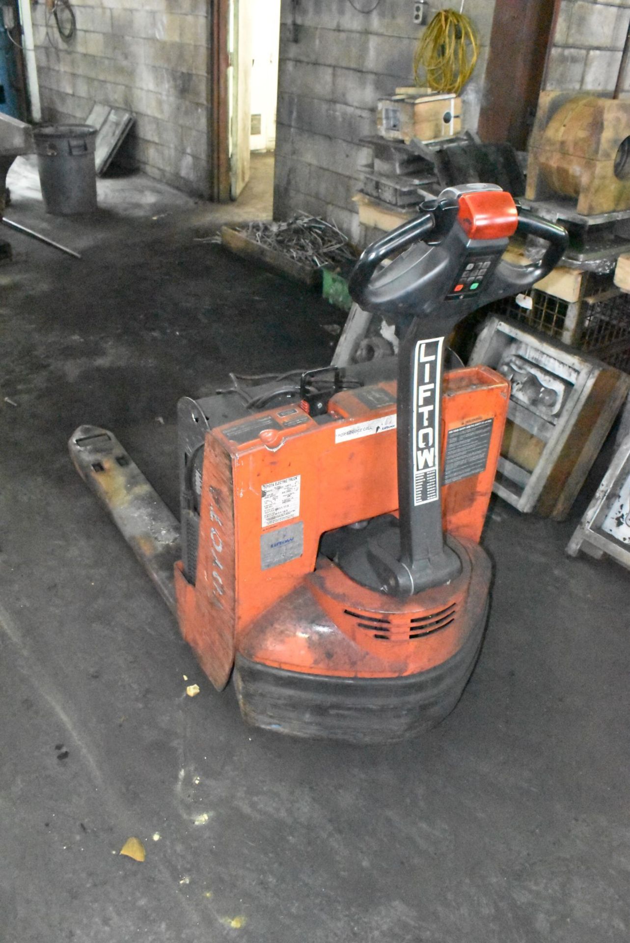 TOYOTA 7HBW23 4500 LB. CAPACITY 24V ELECTRIC WALK-BEHIND PALLET TRUCK WITH ON-BOARD CHARGER, S/N: - Image 2 of 4