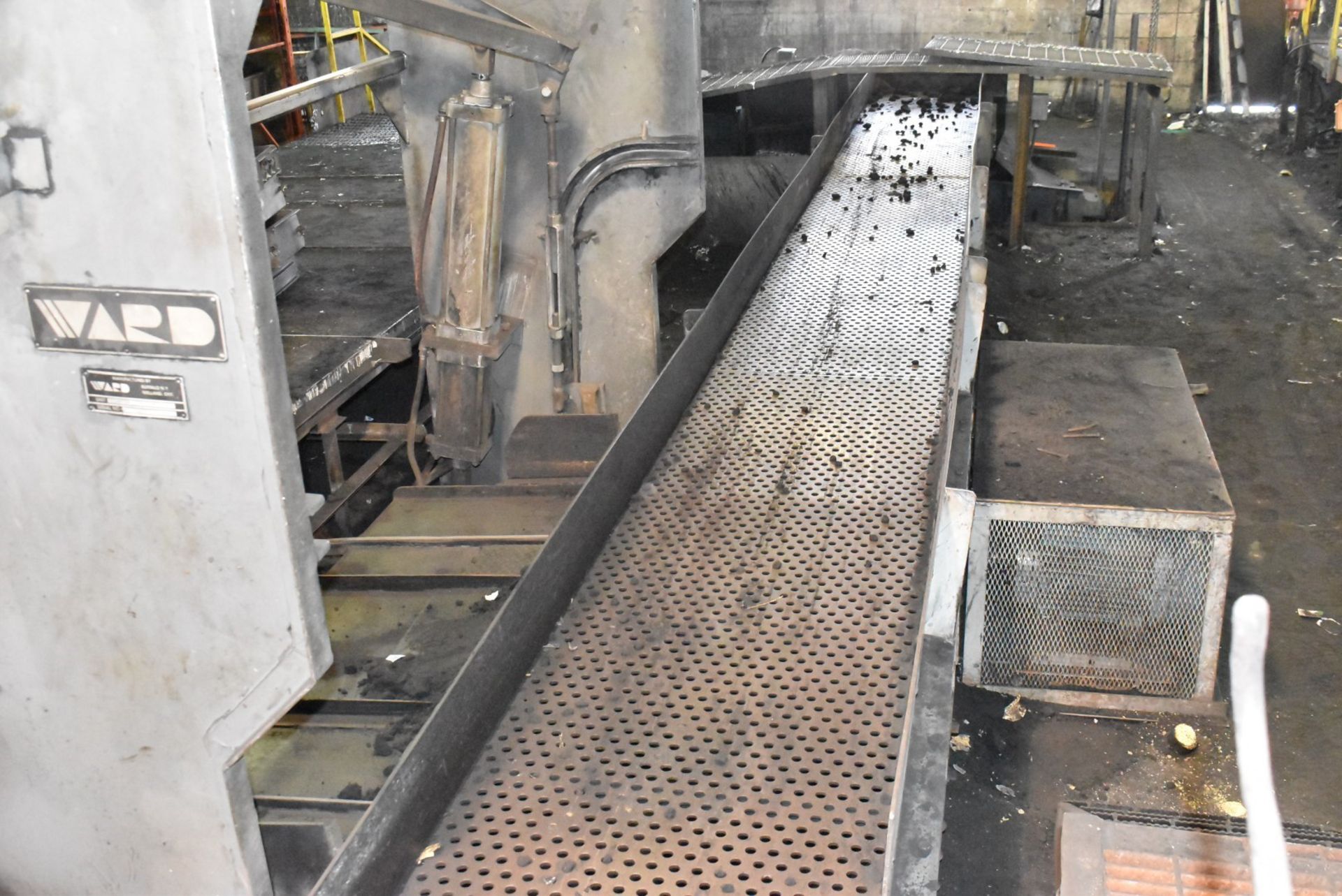 WARD 1000HF 44'X30" APPROX. OSCILLATING VIBRATORY CONVEYOR, S/N: 202VC30X44 (CI) [RIGGING FEES FOR - Image 2 of 8