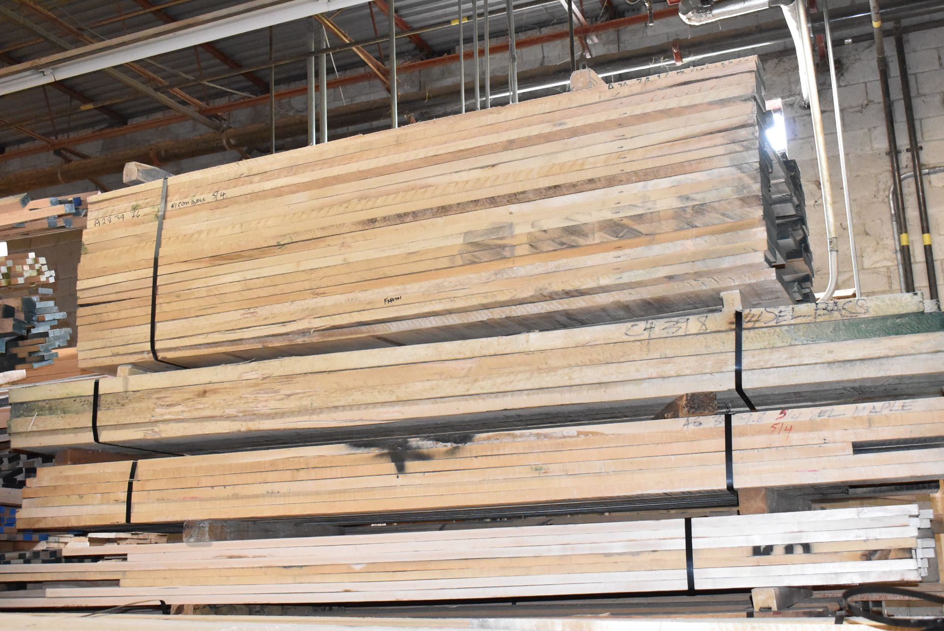 LOT/ VARIOUS DIMENSIONAL LUMBER INCLUDING MAPLE & POPLAR WOOD - Image 2 of 7