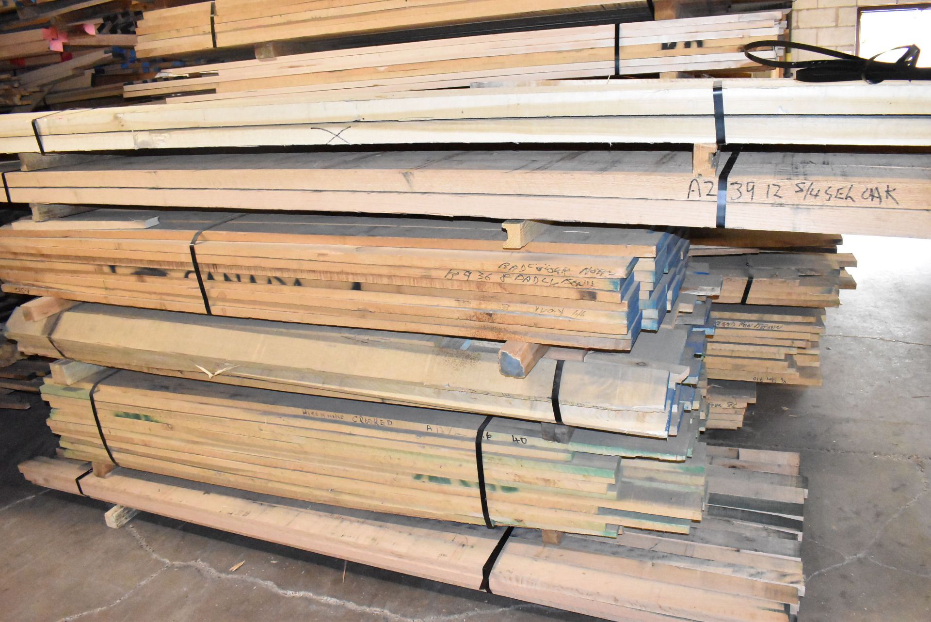 LOT/ VARIOUS DIMENSIONAL LUMBER INCLUDING MAPLE & POPLAR WOOD - Image 3 of 7