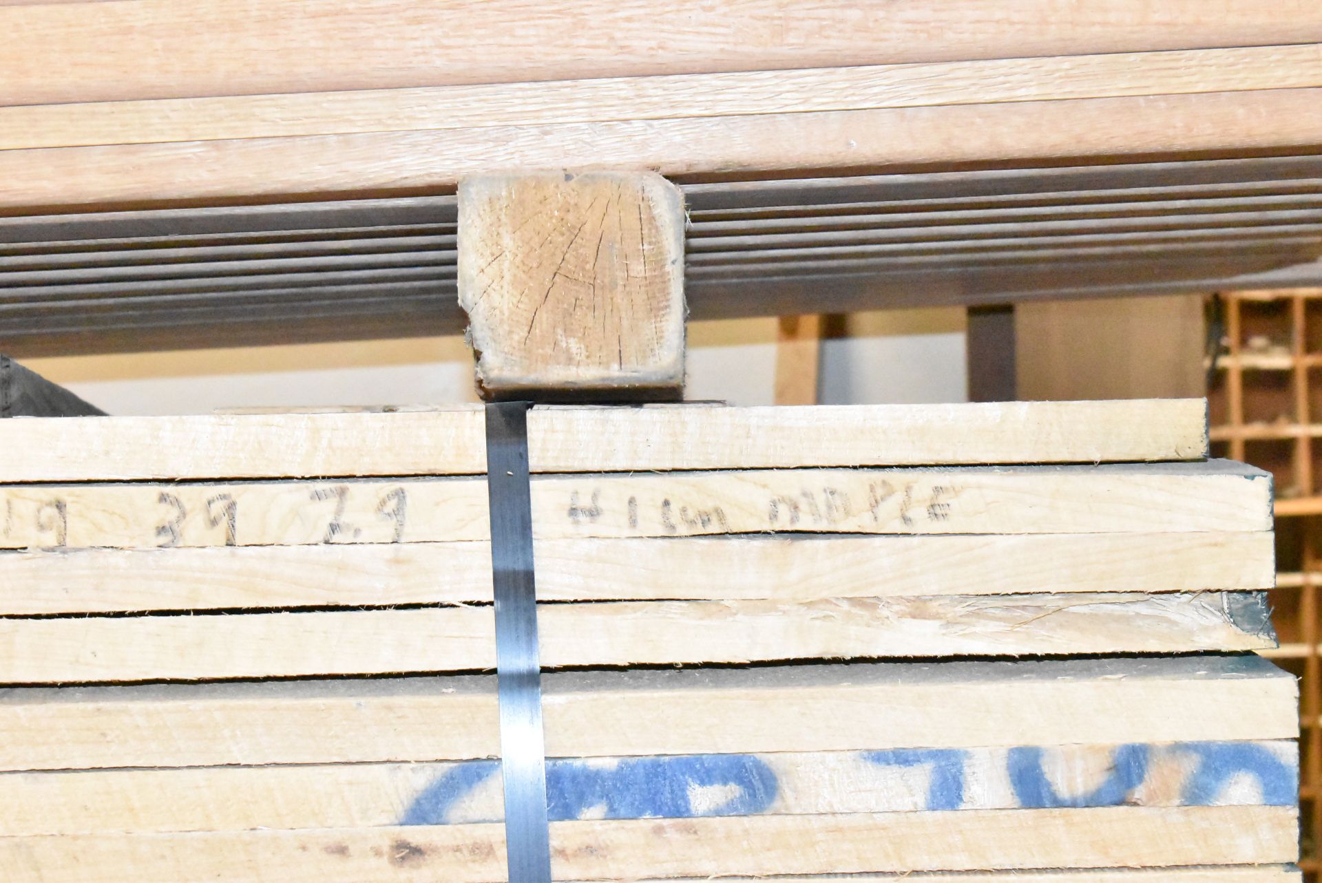 LOT/ VARIOUS DIMENSIONAL LUMBER INCLUDING MAPLE & POPLAR WOOD - Image 4 of 7