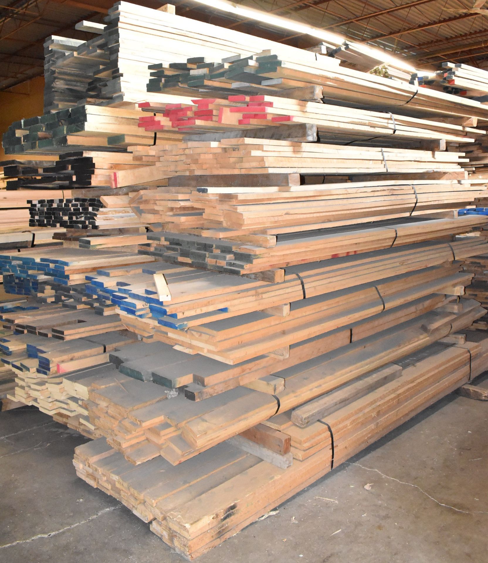 LOT/ VARIOUS DIMENSIONAL LUMBER INCLUDING MAPLE & POPLAR WOOD - Image 7 of 7