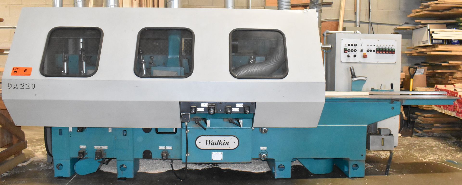 WADKIN GA220/5 MOULDER WITH 9.06" X 5.12" MAX. WORKPIECE DIMENSIONS, 6,000 RPM CUTTERBLOCK SPINDLES,