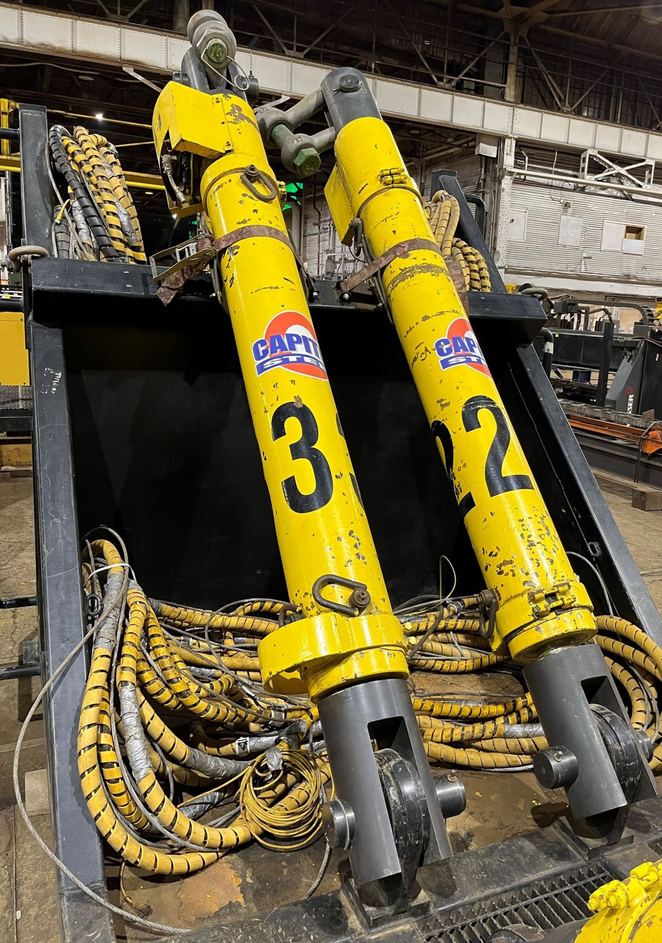 ENERPAC SYNCHRONOUS HOIST SYSTEM WITH STORAGE/SHIPPING CADDY; (4) 100 TON CAPACITY CYLINDERS - Image 22 of 46
