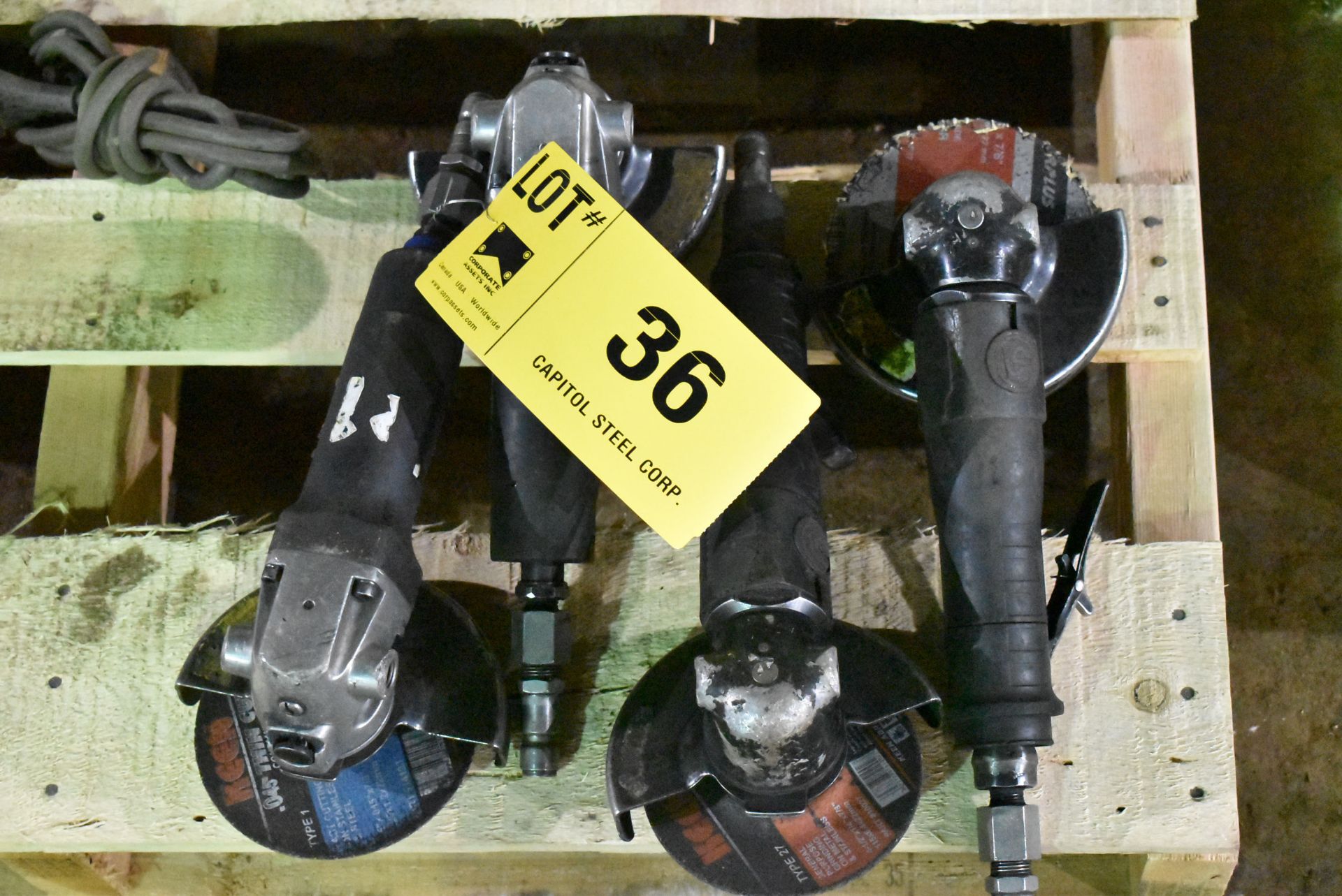 LOT/ (4) 4.5" PNEUMATIC ANGLE GRINDERS